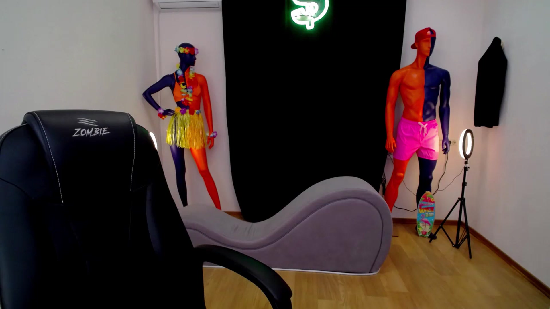 Gallery image thumbnail from Milim_Nava's myfreecams stream on, 10/18/2024, 16:07 image 6 of 20