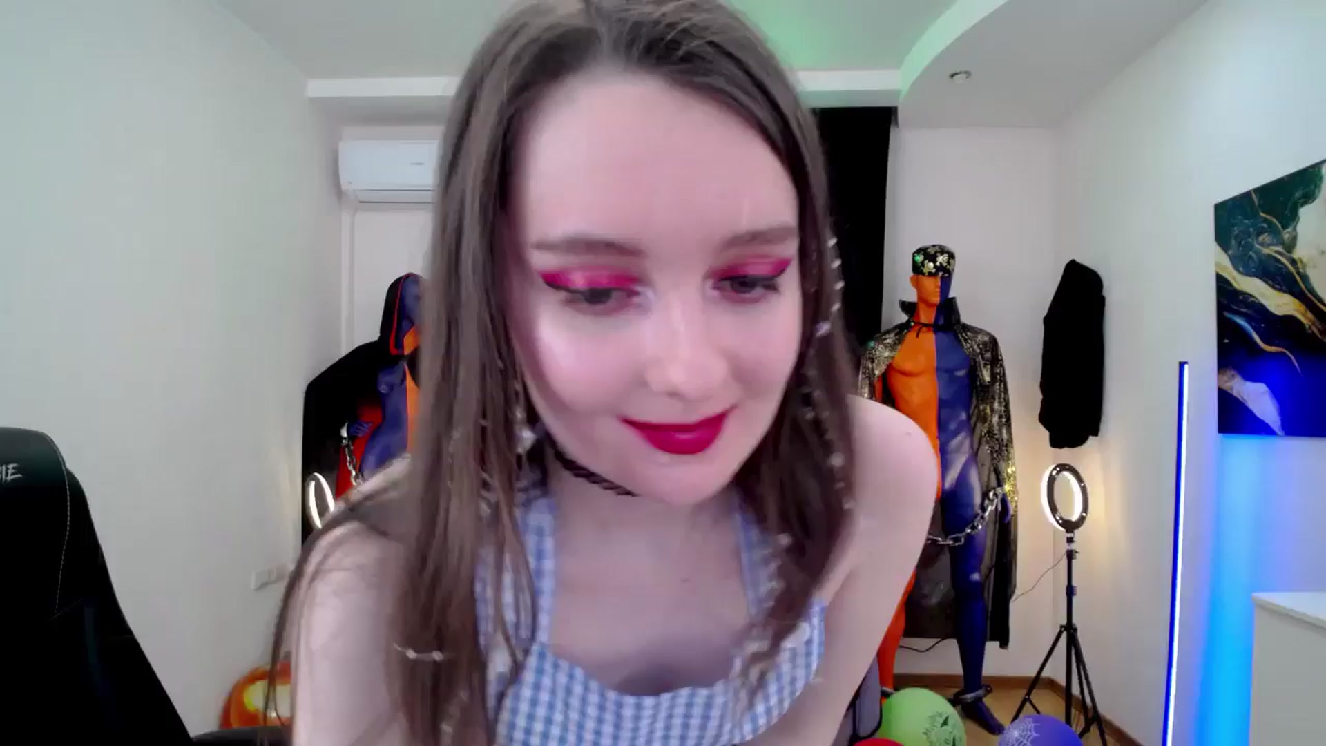 Gallery image thumbnail from Milim_Nava's myfreecams stream on, 10/31/2024, 10:49 image 16 of 20