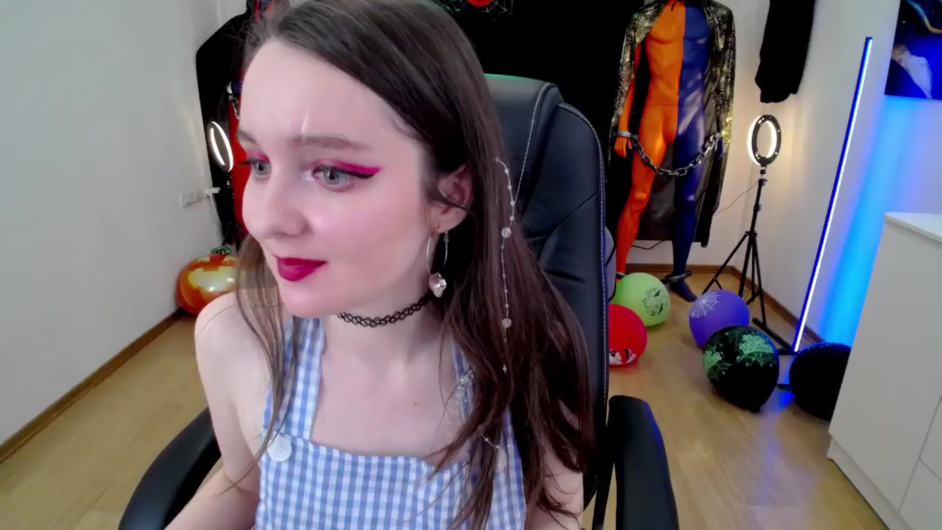 Gallery image thumbnail from Milim_Nava's myfreecams stream on, 10/31/2024, 10:49 image 11 of 20