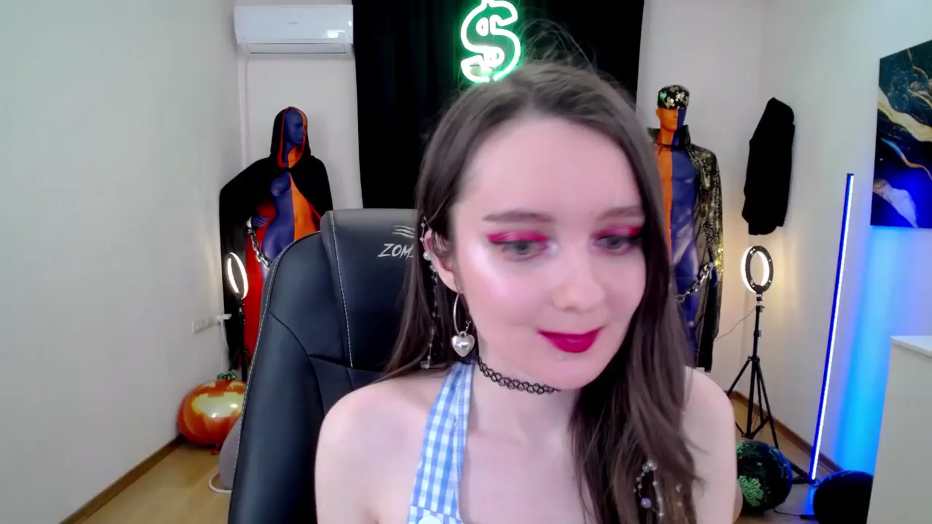 Gallery image thumbnail from Milim_Nava's myfreecams stream on, 10/31/2024, 12:08 image 13 of 20