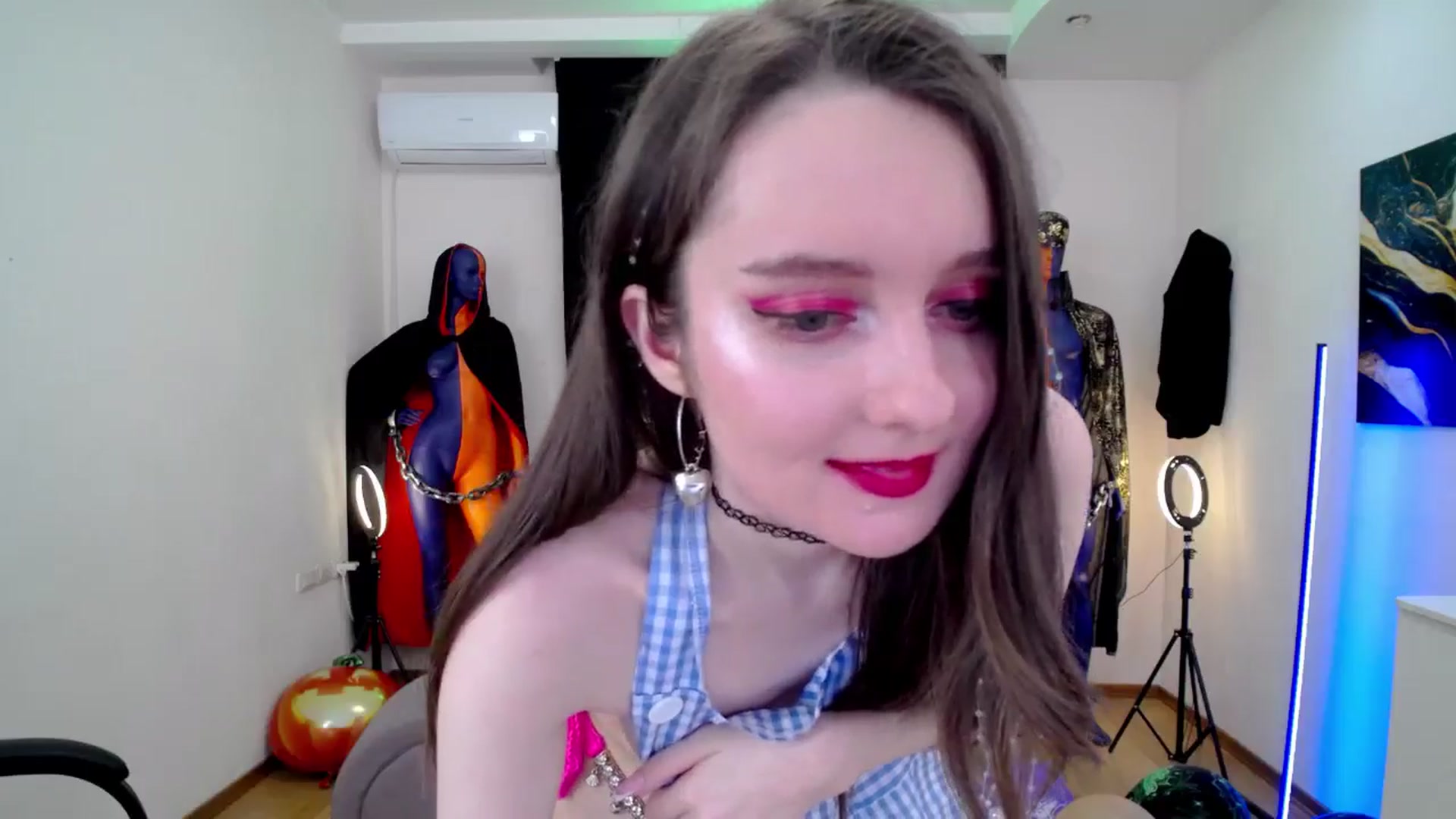 Gallery image thumbnail from Milim_Nava's myfreecams stream on, 10/31/2024, 12:08 image 9 of 20