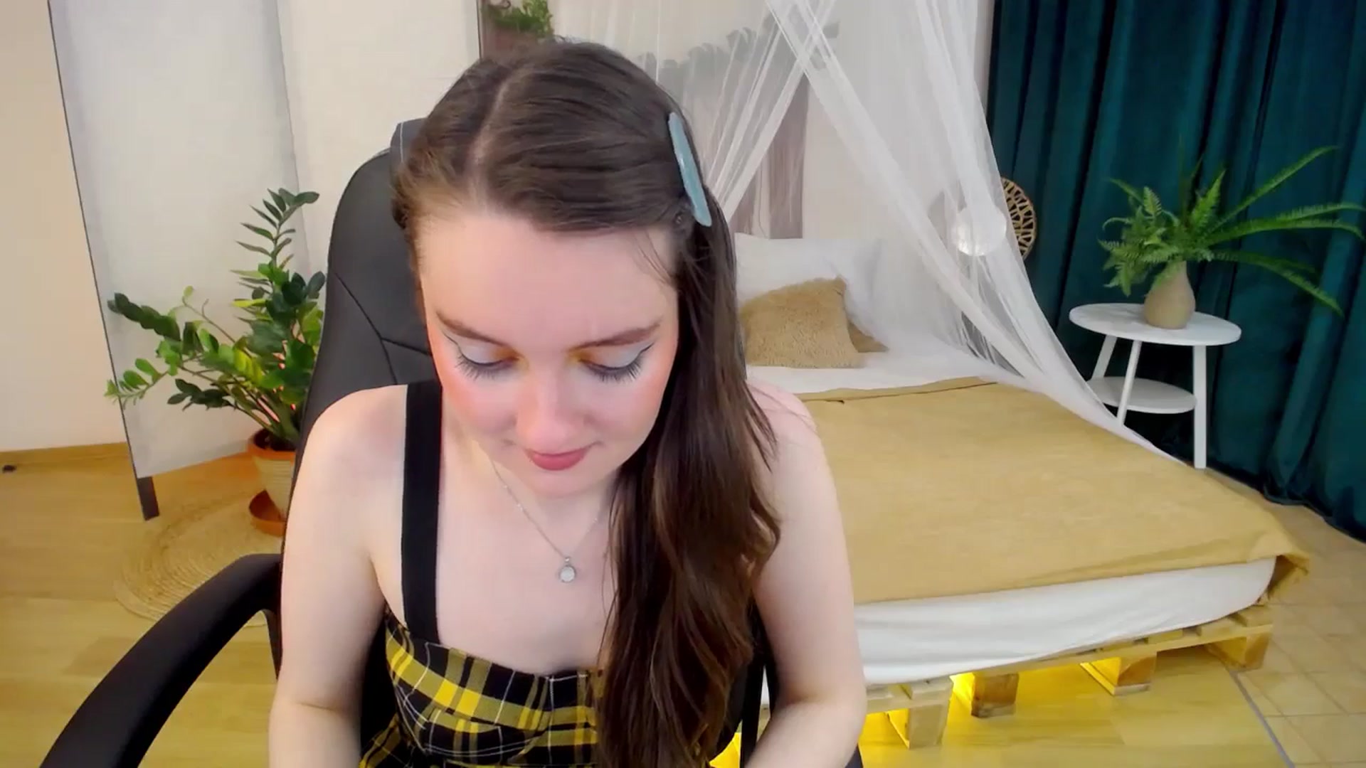 Gallery image thumbnail from Milim_Nava's myfreecams stream on, 11/21/2024, 08:43 image 4 of 20
