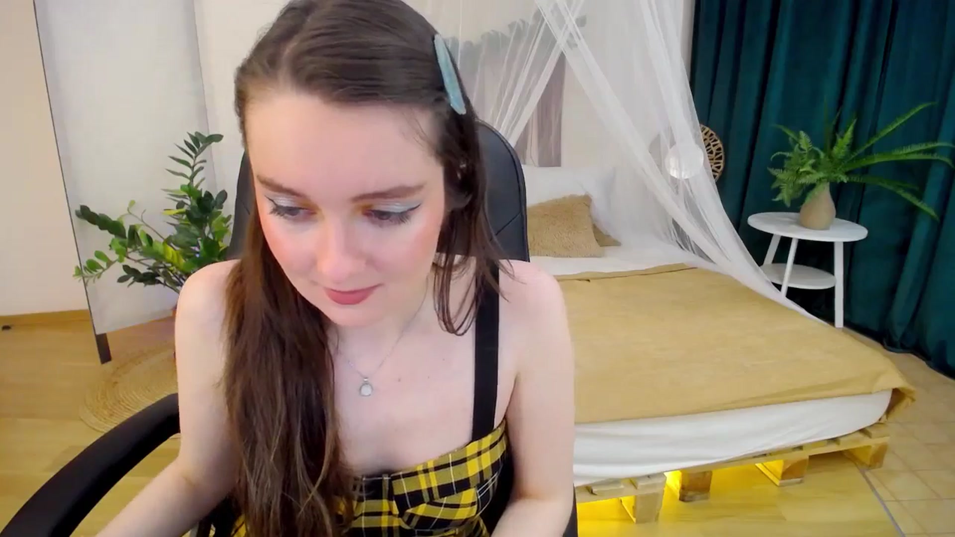 Gallery image thumbnail from Milim_Nava's myfreecams stream on, 11/21/2024, 08:43 image 17 of 20