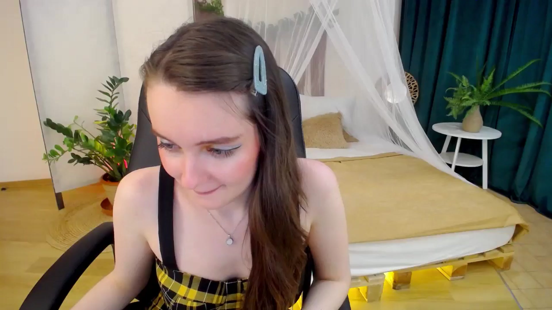 Gallery image thumbnail from Milim_Nava's myfreecams stream on, 11/21/2024, 08:43 image 7 of 20