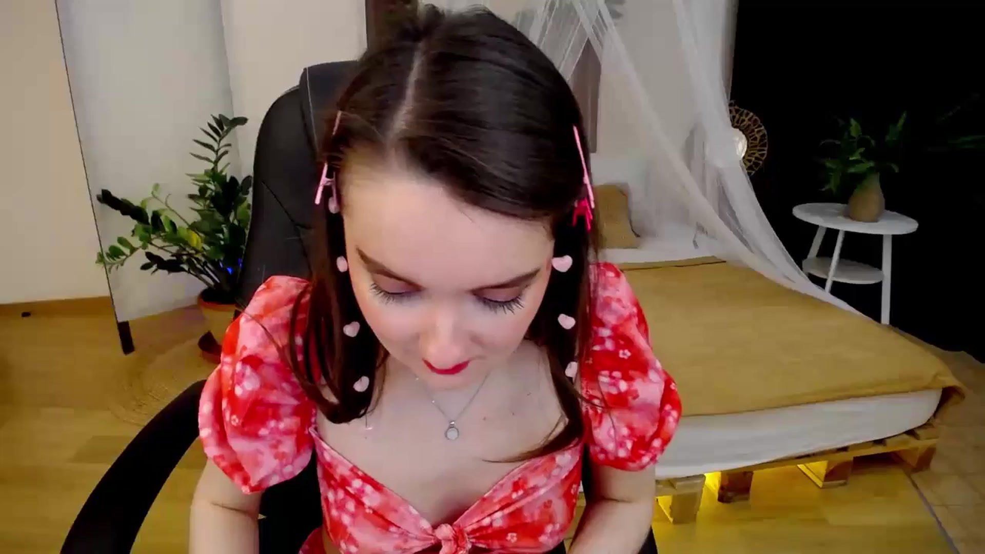 Gallery image thumbnail from Milim_Nava's myfreecams stream on, 11/25/2024, 19:20 image 17 of 20