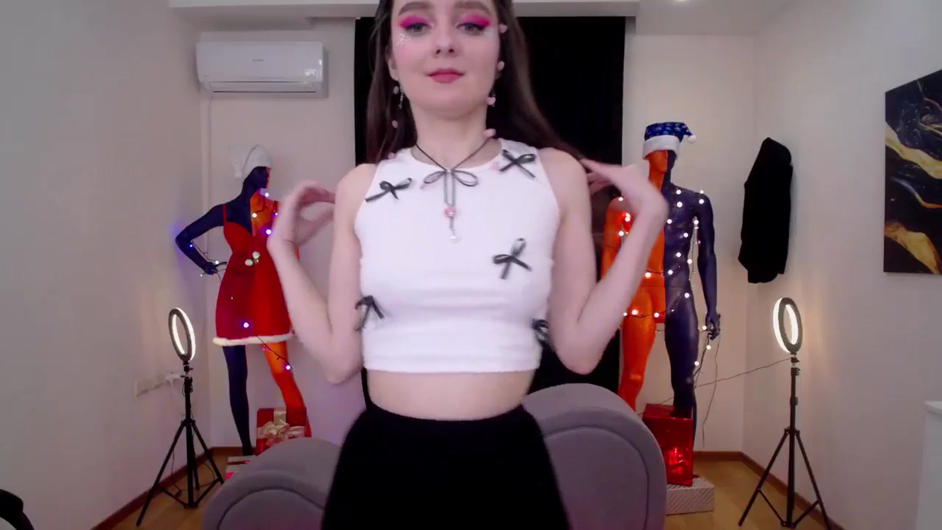 Gallery image thumbnail from Milim_Nava's myfreecams stream on, 12/07/2024, 10:59 image 10 of 20