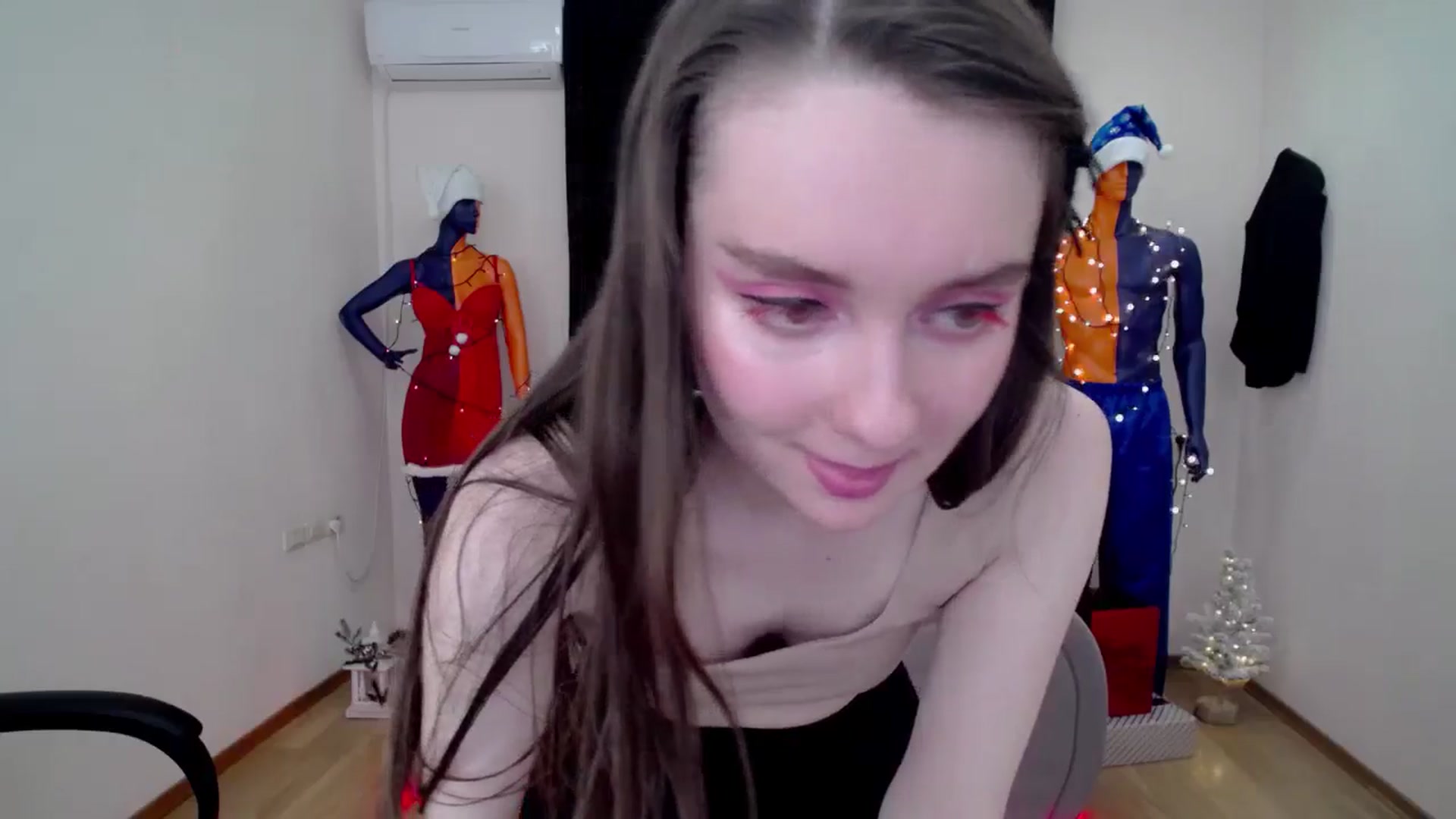 Gallery image thumbnail from Milim_Nava's myfreecams stream on, 12/11/2024, 12:51 image 17 of 20