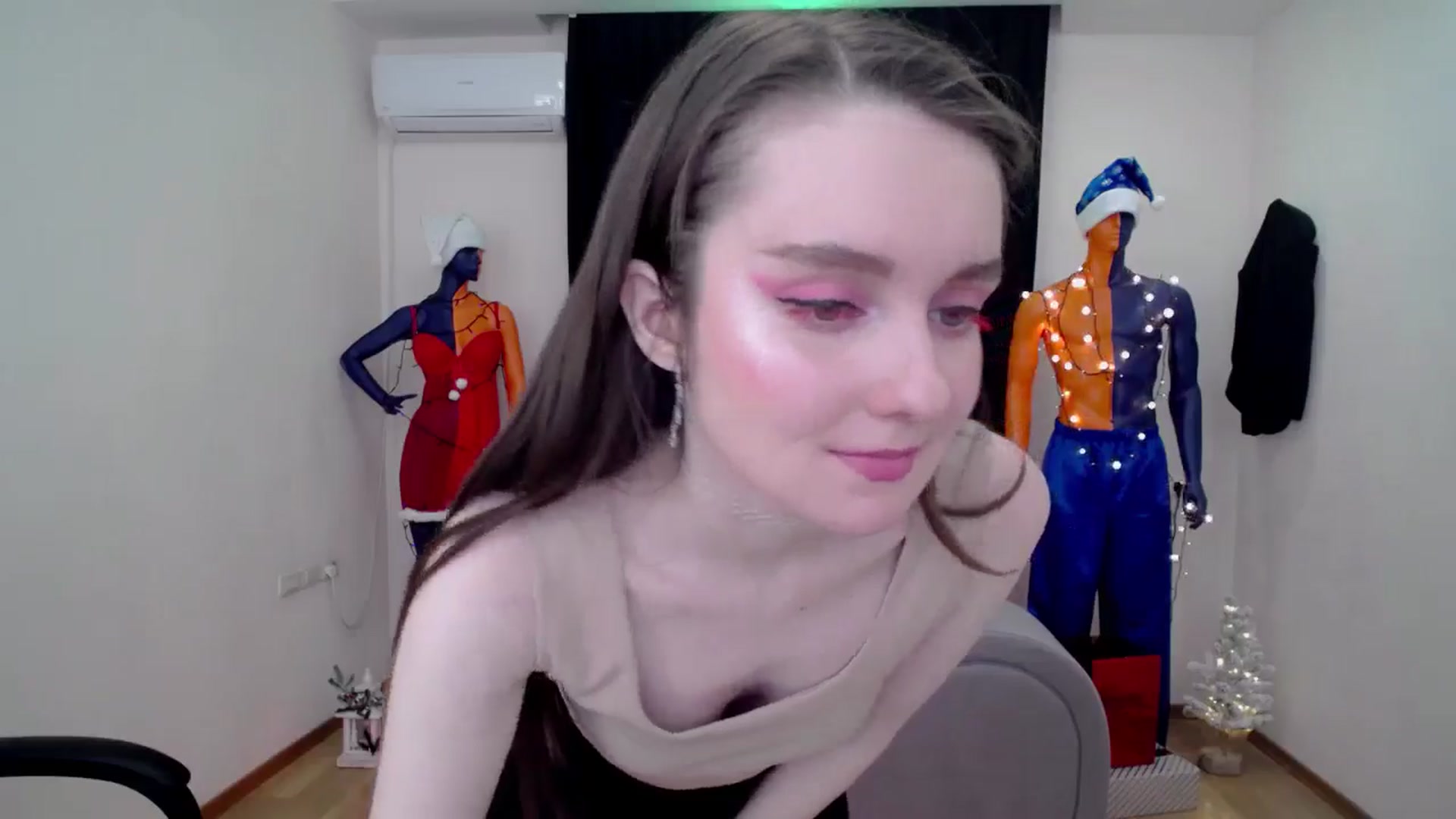 Gallery image thumbnail from Milim_Nava's myfreecams stream on, 12/11/2024, 12:51 image 13 of 20