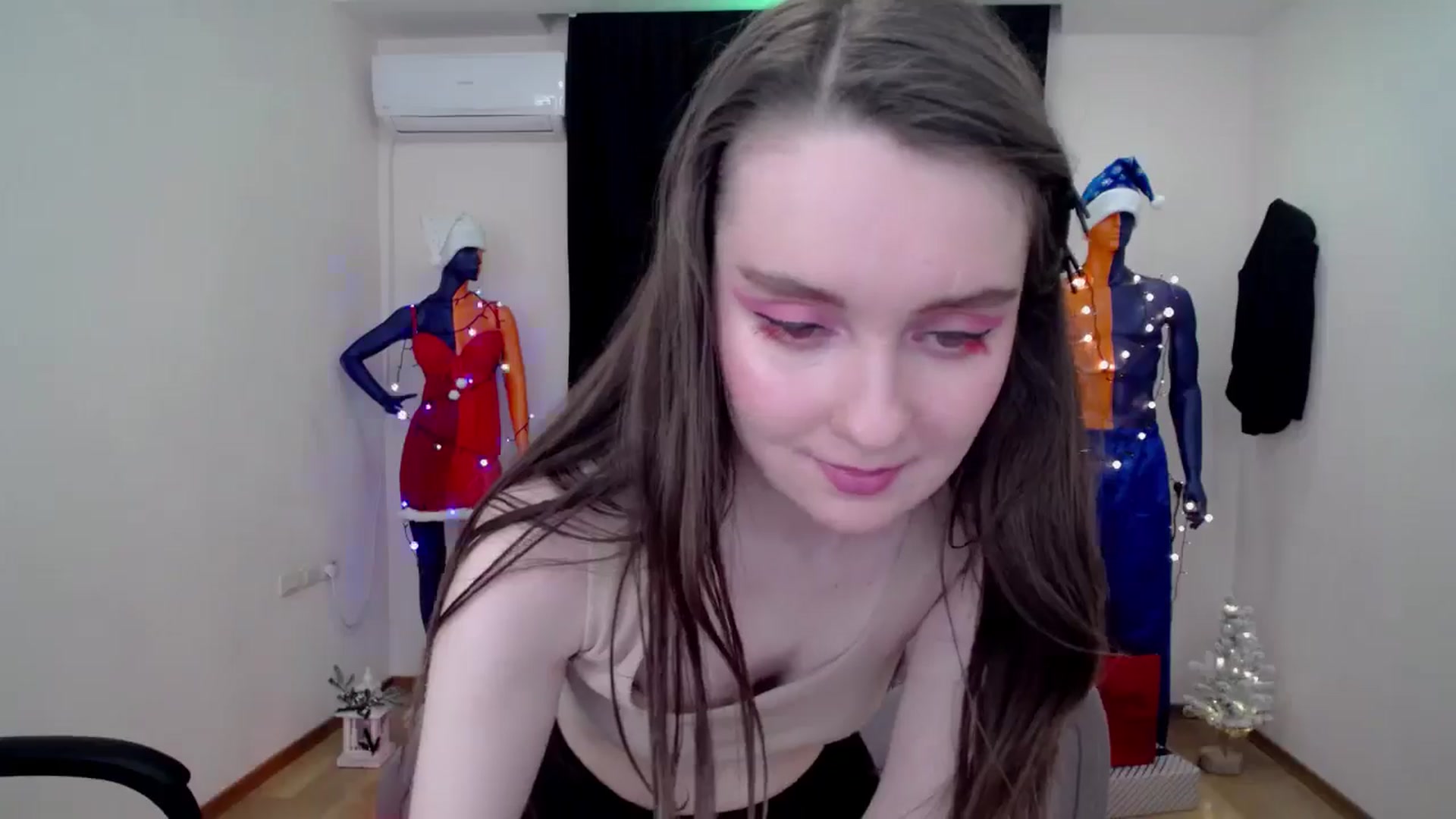 Gallery image thumbnail from Milim_Nava's myfreecams stream on, 12/11/2024, 12:51 image 15 of 20