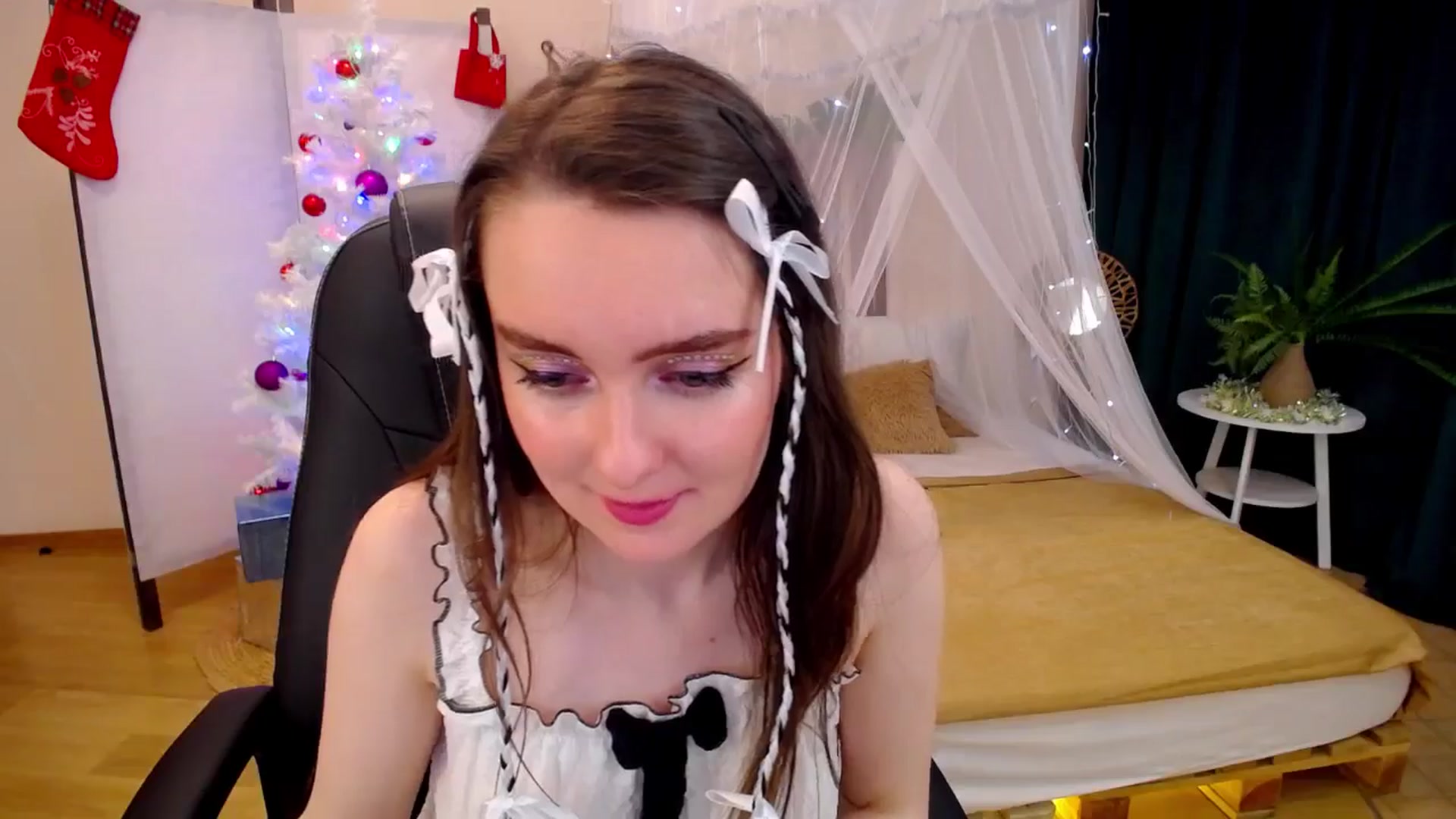 Gallery image thumbnail from Milim_Nava's myfreecams stream on, 12/12/2024, 20:20 image 12 of 20