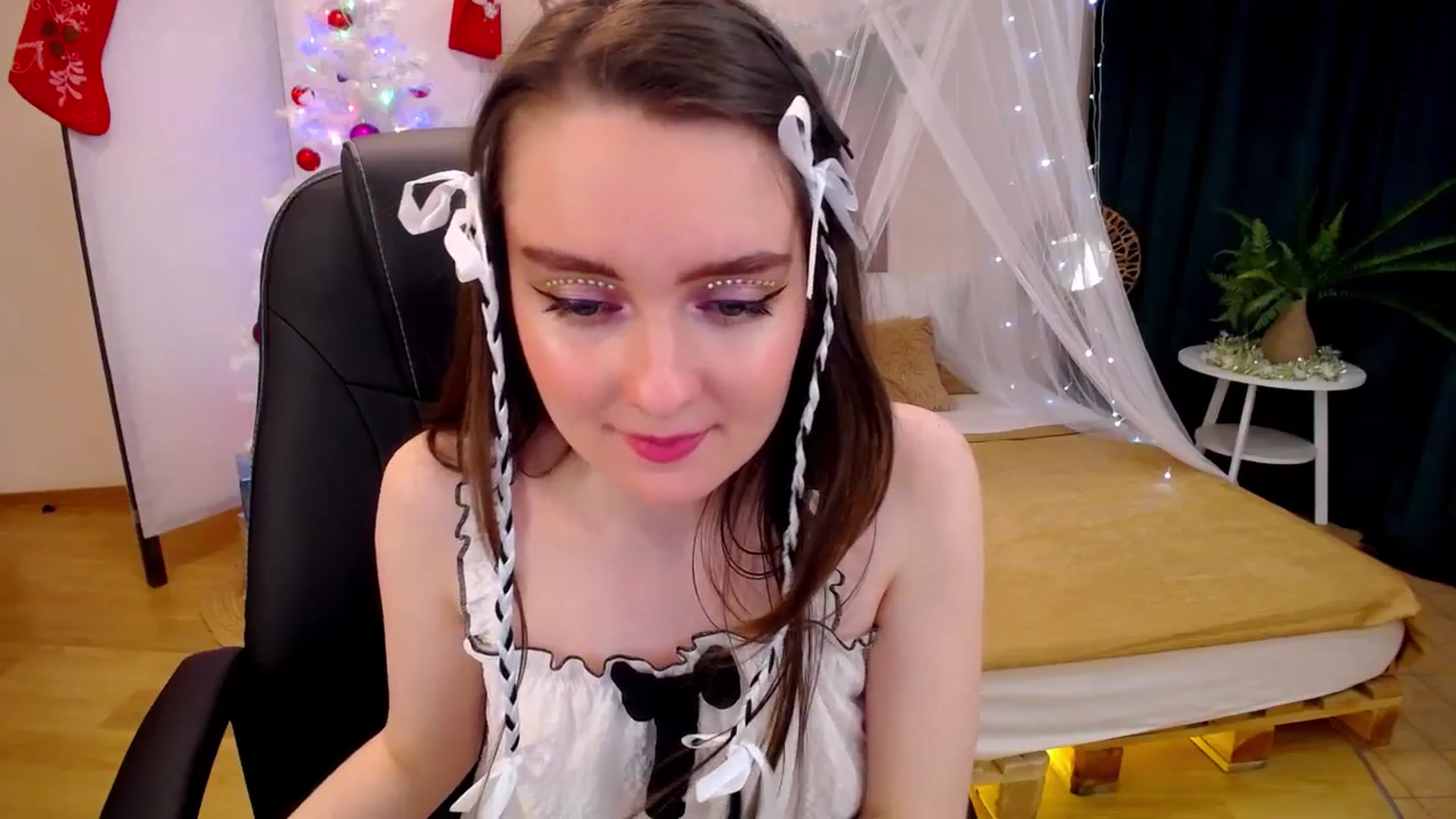 Gallery image thumbnail from Milim_Nava's myfreecams stream on, 12/12/2024, 20:20 image 19 of 20