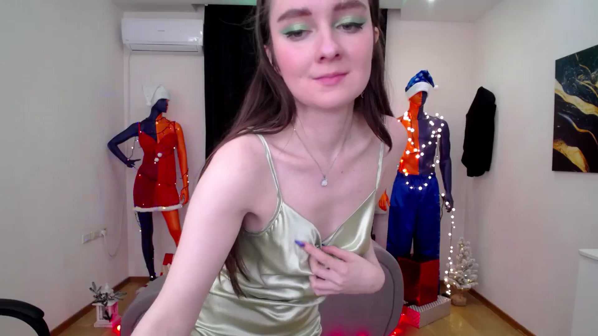 Gallery image thumbnail from Milim_Nava's myfreecams stream on, 12/15/2024, 19:02 image 4 of 20