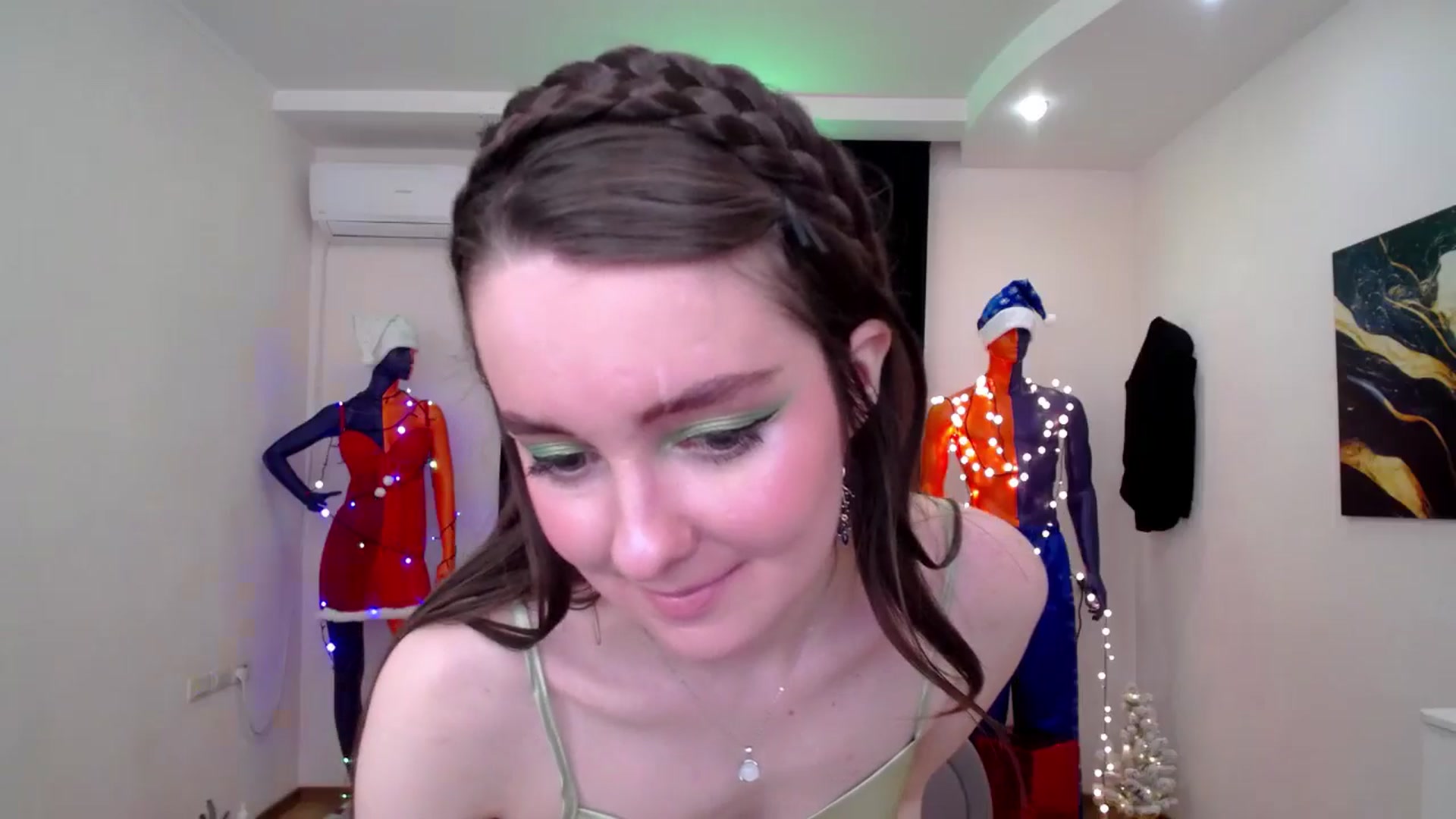 Gallery image thumbnail from Milim_Nava's myfreecams stream on, 12/15/2024, 19:02 image 17 of 20