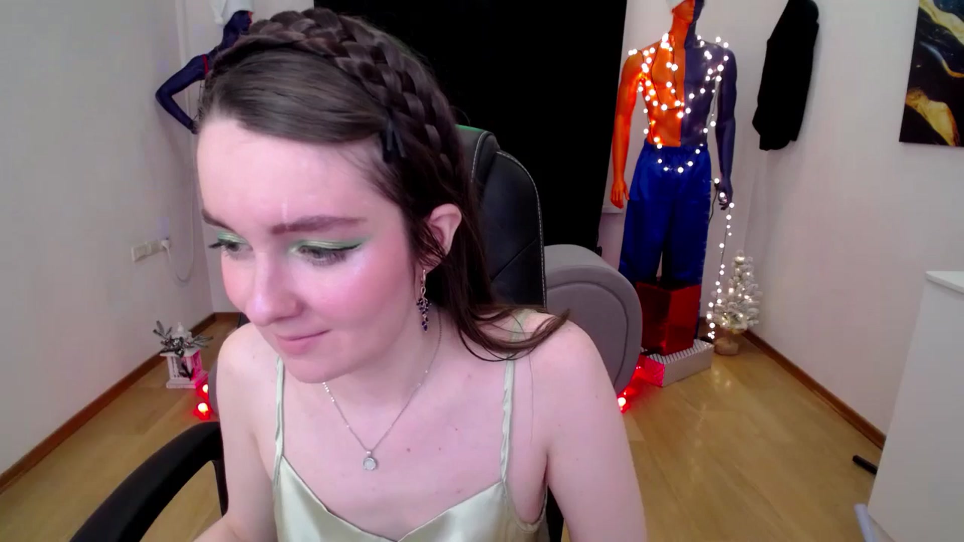 Gallery image thumbnail from Milim_Nava's myfreecams stream on, 12/15/2024, 19:02 image 11 of 20