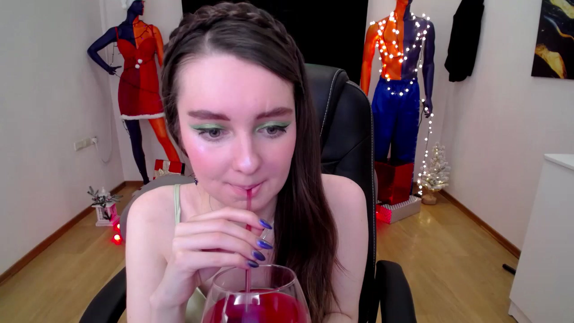 Gallery image thumbnail from Milim_Nava's myfreecams stream on, 12/15/2024, 19:47 image 20 of 20