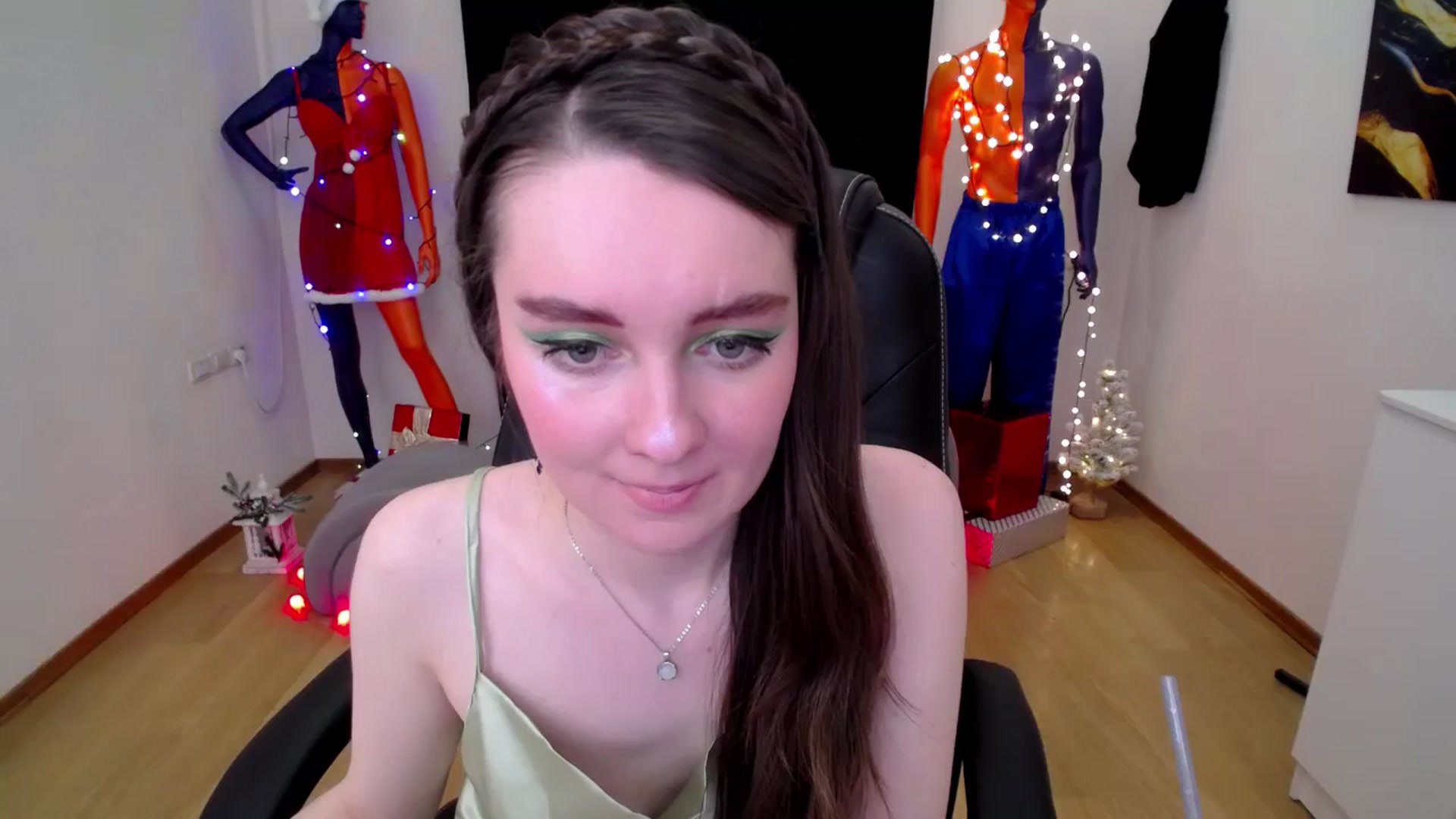 Gallery image thumbnail from Milim_Nava's myfreecams stream on, 12/15/2024, 19:47 image 18 of 20