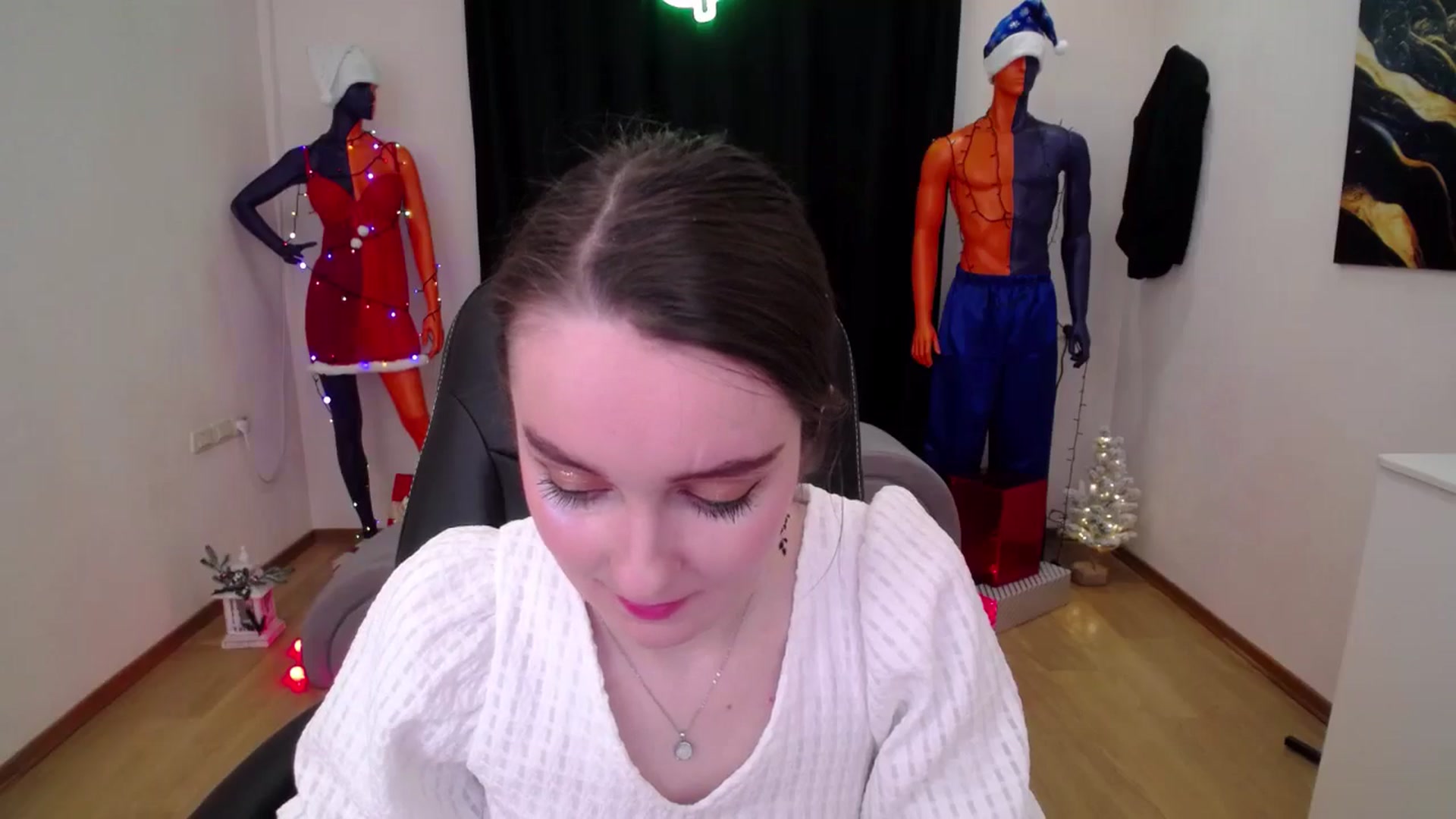Gallery image thumbnail from Milim_Nava's myfreecams stream on, 12/17/2024, 12:10 image 19 of 20