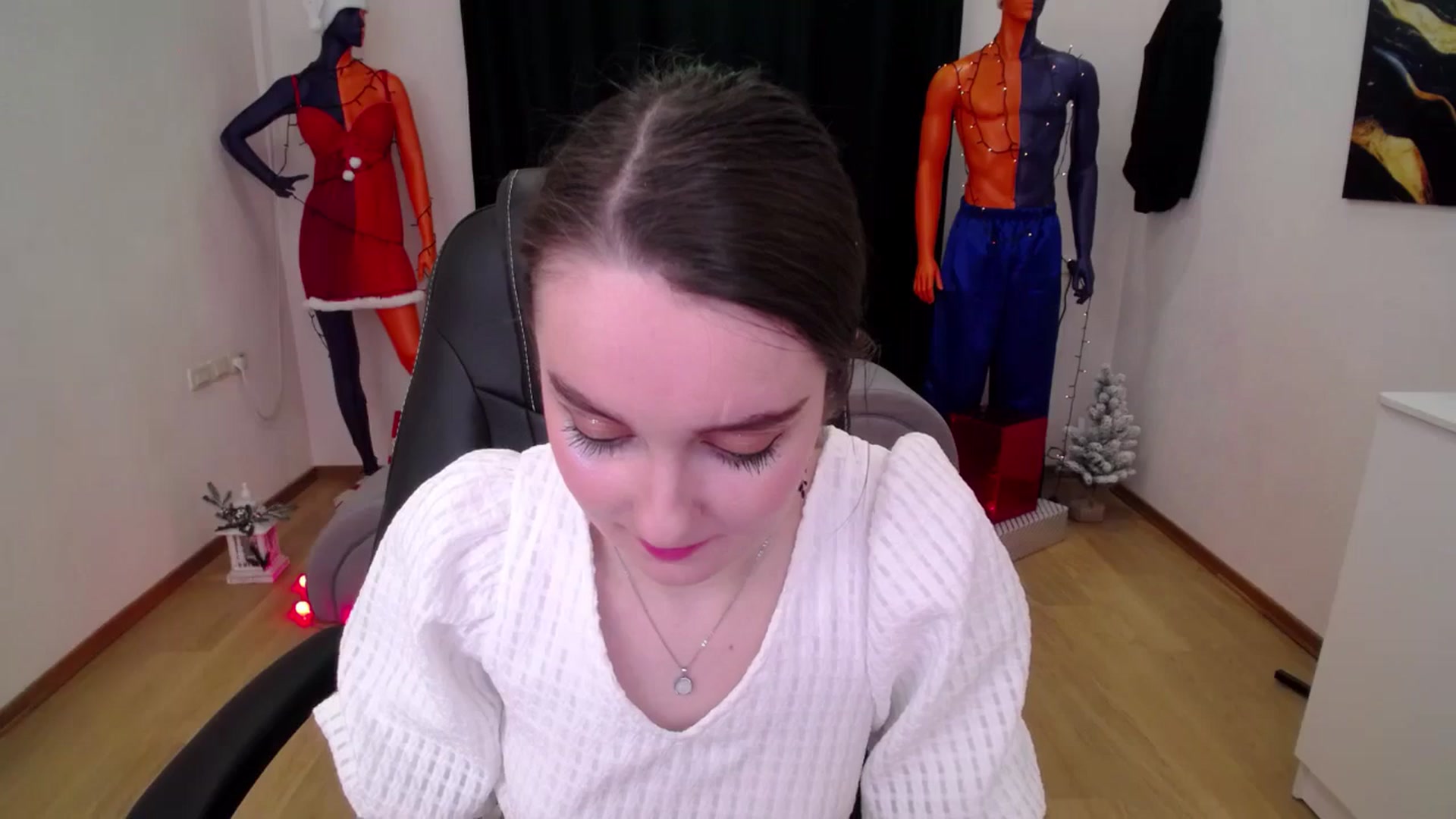 Gallery image thumbnail from Milim_Nava's myfreecams stream on, 12/17/2024, 12:10 image 14 of 20