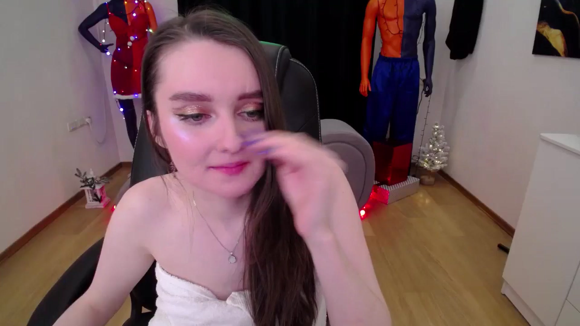 Gallery image thumbnail from Milim_Nava's myfreecams stream on, 12/17/2024, 15:07 image 4 of 20