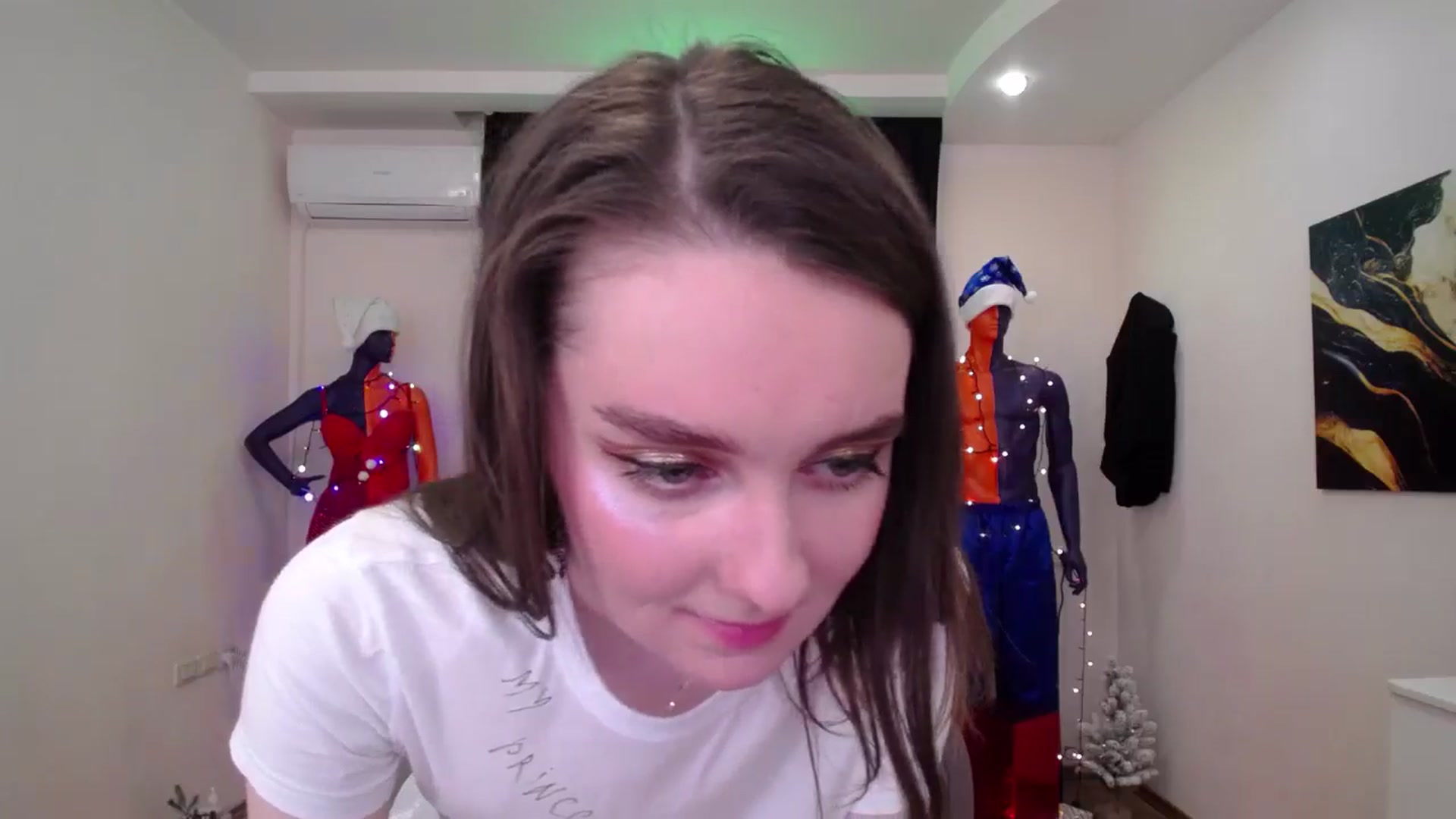 Gallery image thumbnail from Milim_Nava's myfreecams stream on, 12/17/2024, 16:15 image 17 of 20