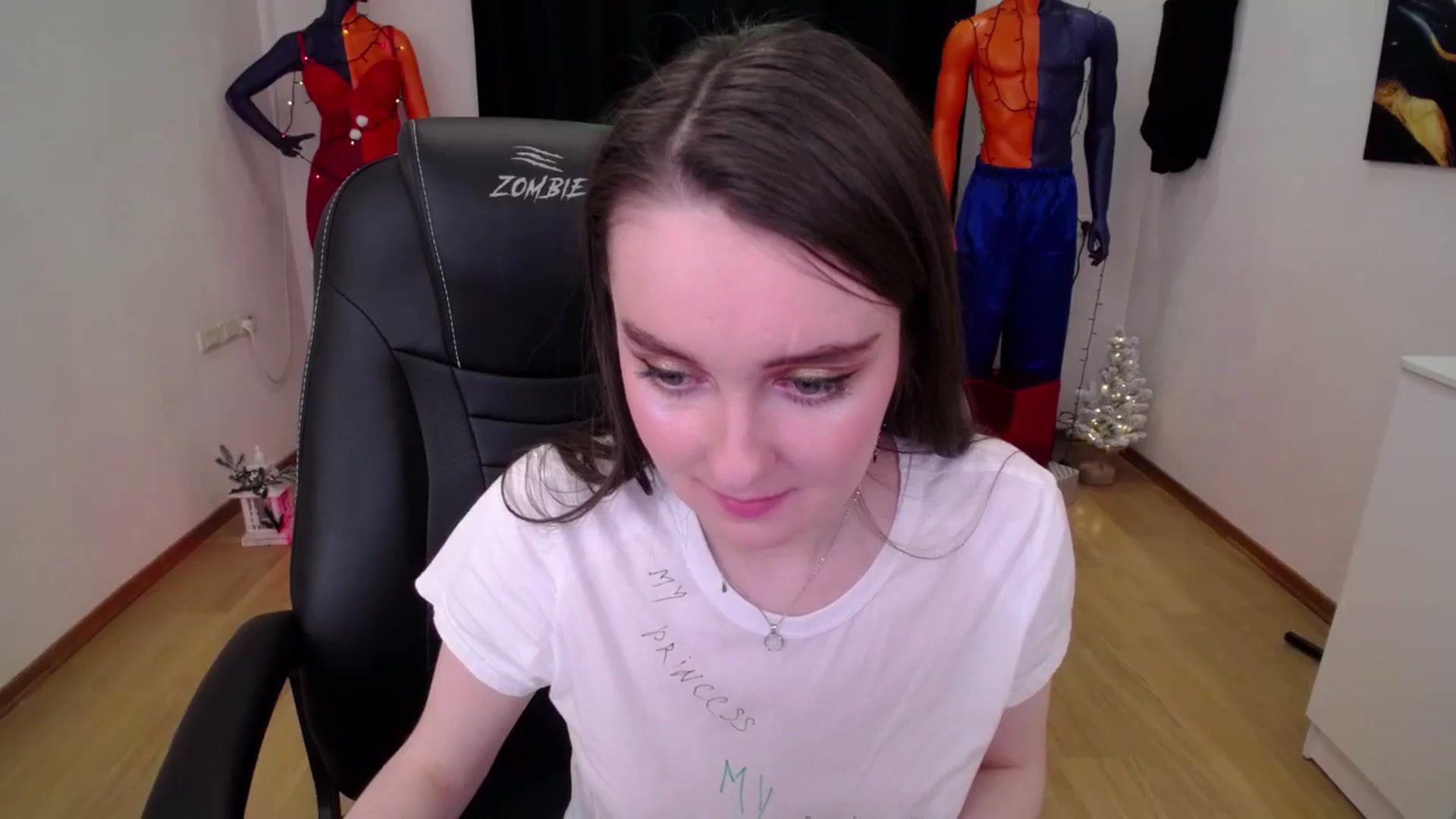 Gallery image thumbnail from Milim_Nava's myfreecams stream on, 12/17/2024, 16:15 image 19 of 20