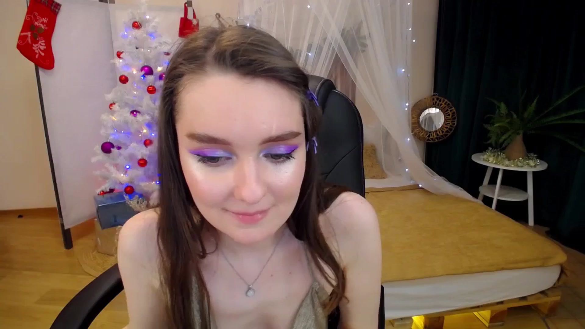 Gallery image thumbnail from Milim_Nava's myfreecams stream on, 12/18/2024, 17:35 image 12 of 20