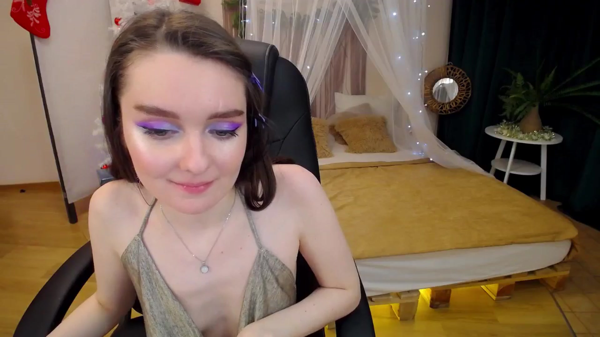 Gallery image thumbnail from Milim_Nava's myfreecams stream on, 12/18/2024, 17:35 image 5 of 20
