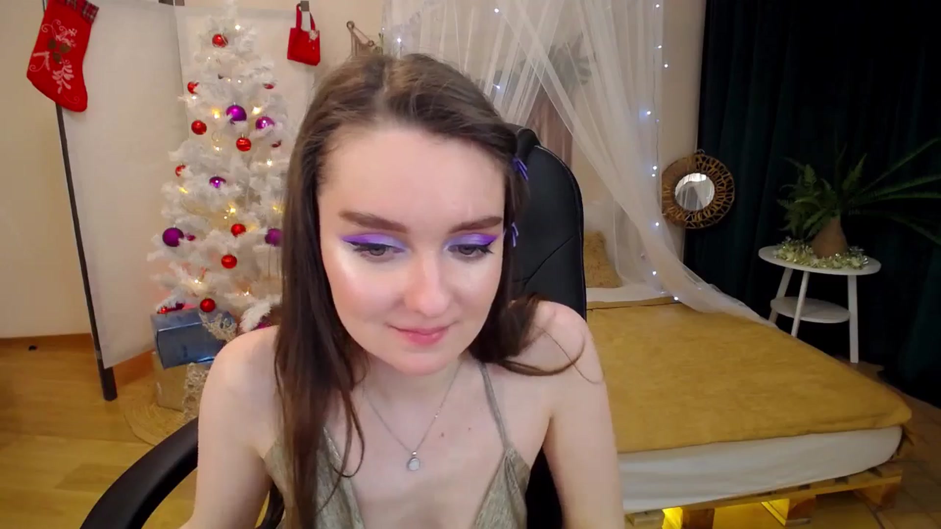 Gallery image thumbnail from Milim_Nava's myfreecams stream on, 12/18/2024, 17:35 image 11 of 20