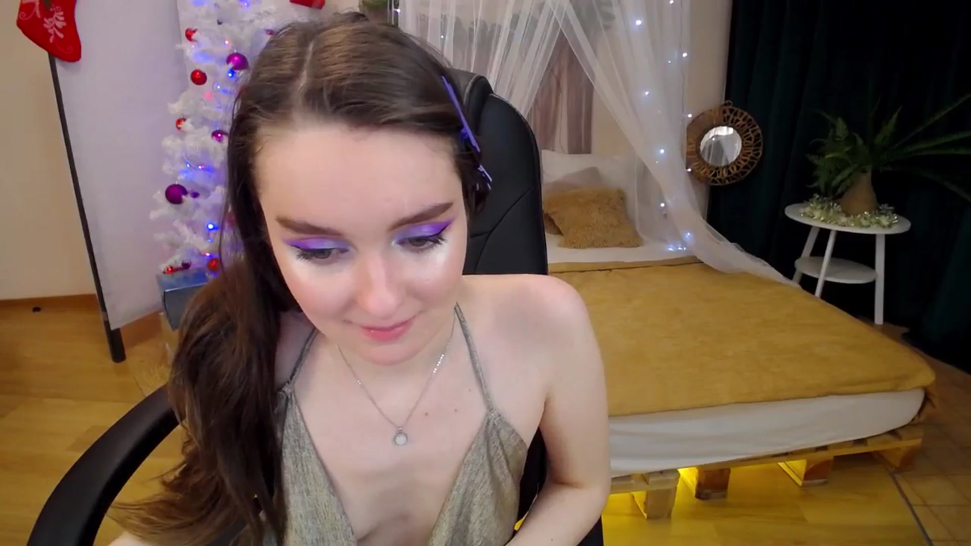 Gallery image thumbnail from Milim_Nava's myfreecams stream on, 12/18/2024, 17:35 image 3 of 20