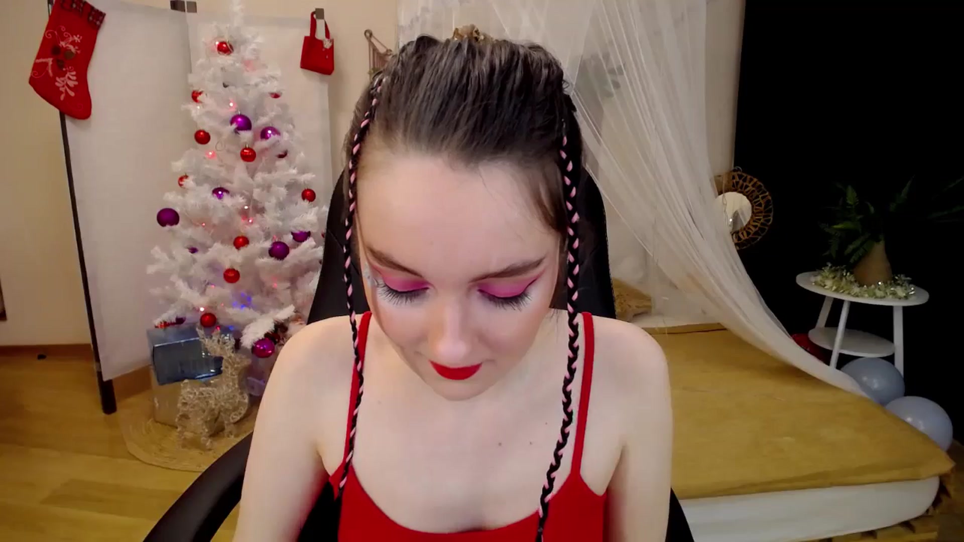 Gallery image thumbnail from Milim_Nava's myfreecams stream on, 12/23/2024, 19:31 image 4 of 20
