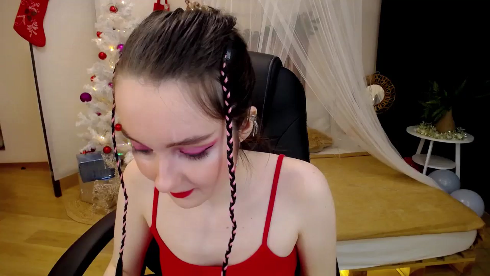 Gallery image thumbnail from Milim_Nava's myfreecams stream on, 12/23/2024, 19:31 image 9 of 20