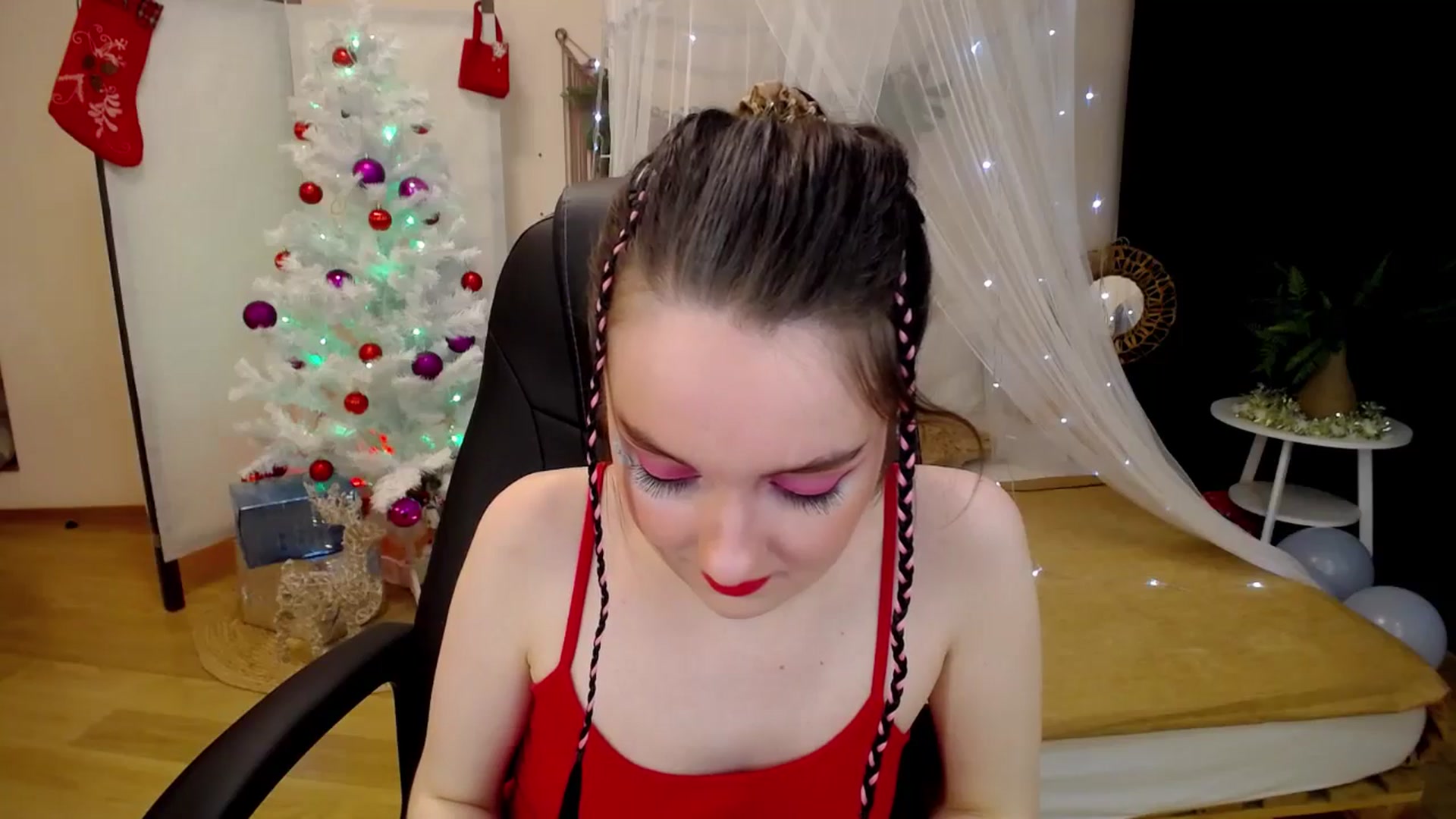 Gallery image thumbnail from Milim_Nava's myfreecams stream on, 12/23/2024, 20:21 image 6 of 20