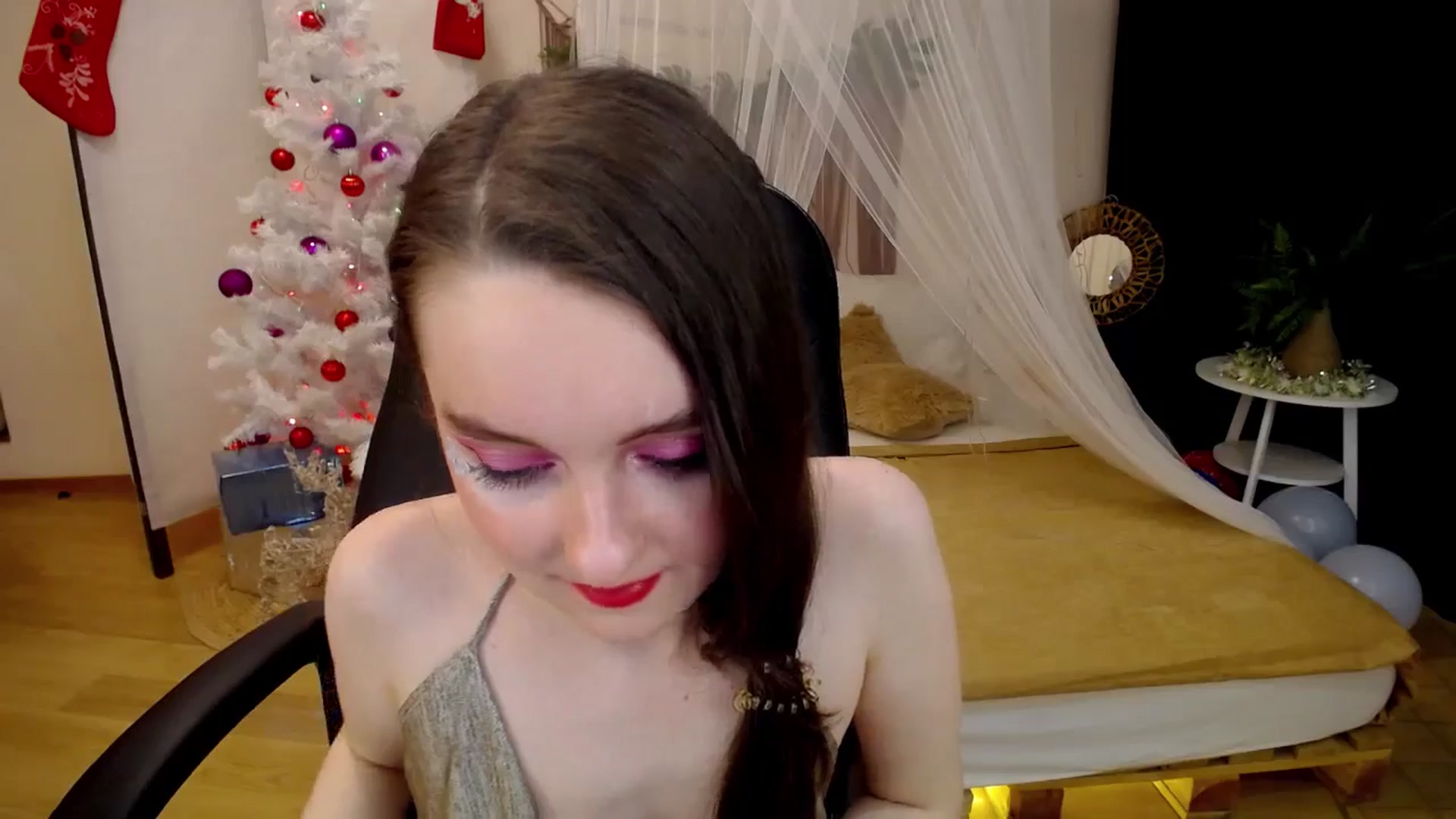 Gallery image thumbnail from Milim_Nava's myfreecams stream on, 12/24/2024, 02:20 image 14 of 20