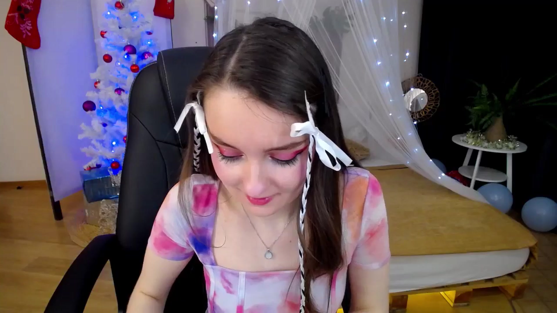 Gallery image thumbnail from Milim_Nava's myfreecams stream on, 12/25/2024, 18:53 image 18 of 20