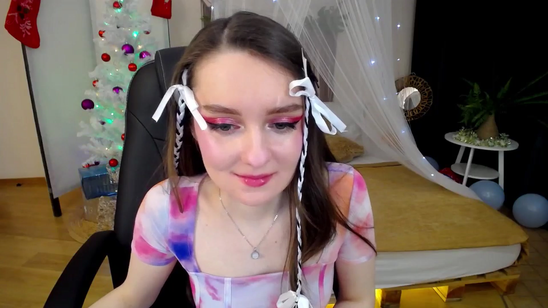 Gallery image thumbnail from Milim_Nava's myfreecams stream on, 12/25/2024, 18:53 image 17 of 20