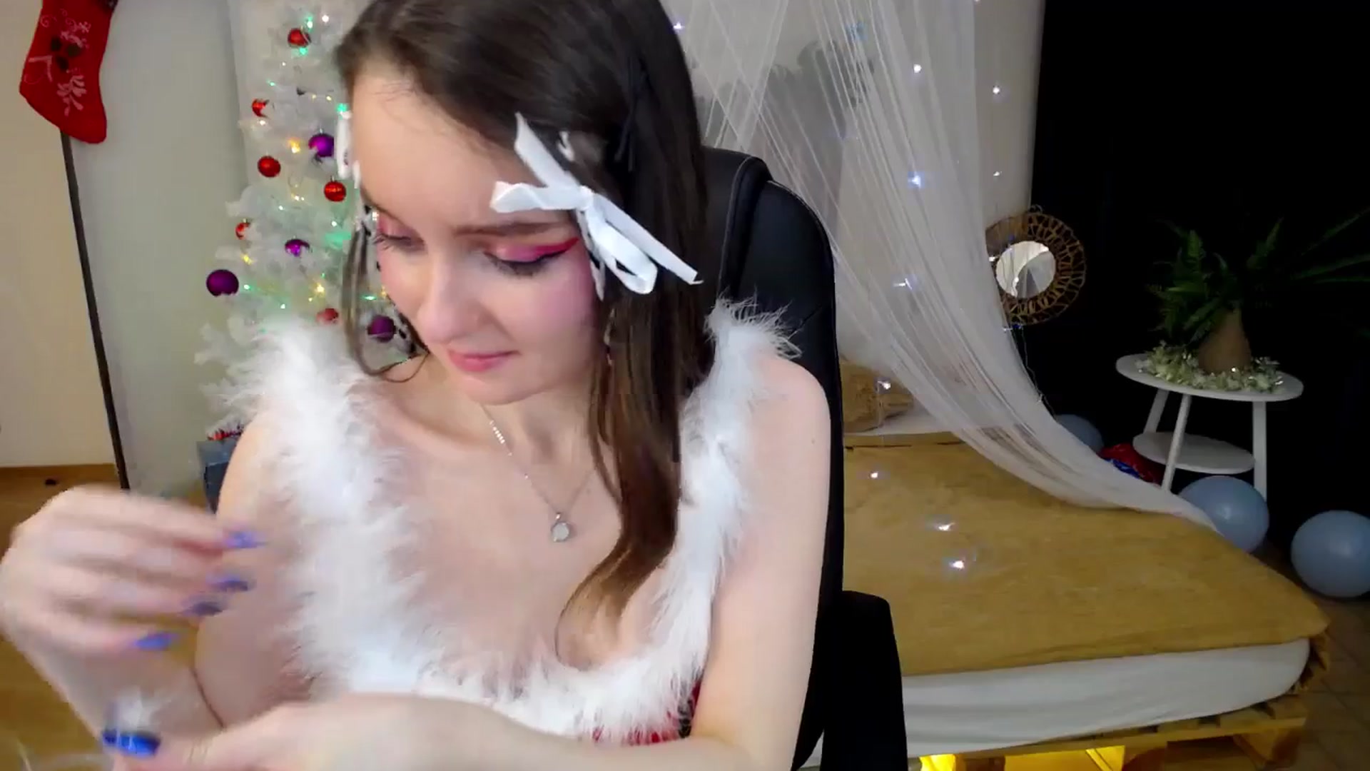 Gallery image thumbnail from Milim_Nava's myfreecams stream on, 12/25/2024, 22:01 image 18 of 20