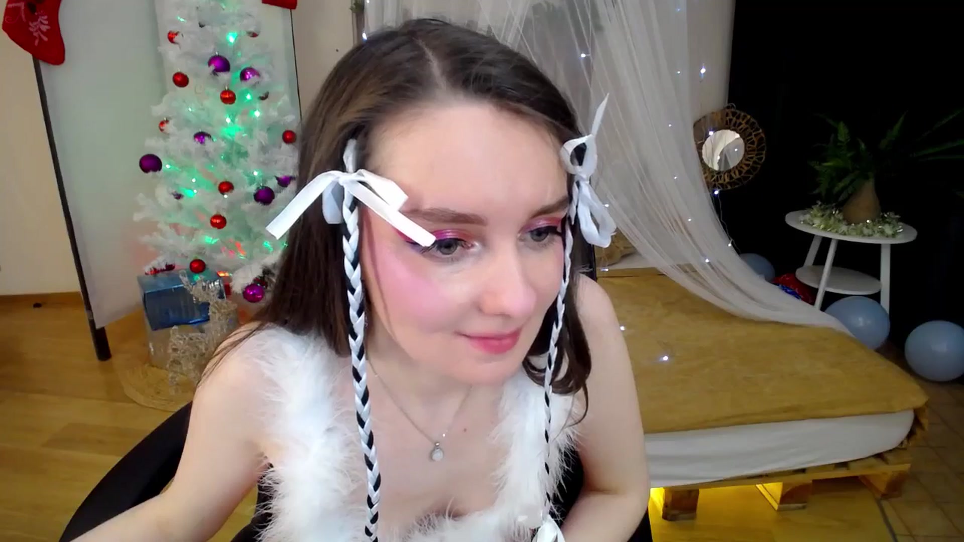 Gallery image thumbnail from Milim_Nava's myfreecams stream on, 12/25/2024, 23:20 image 12 of 20