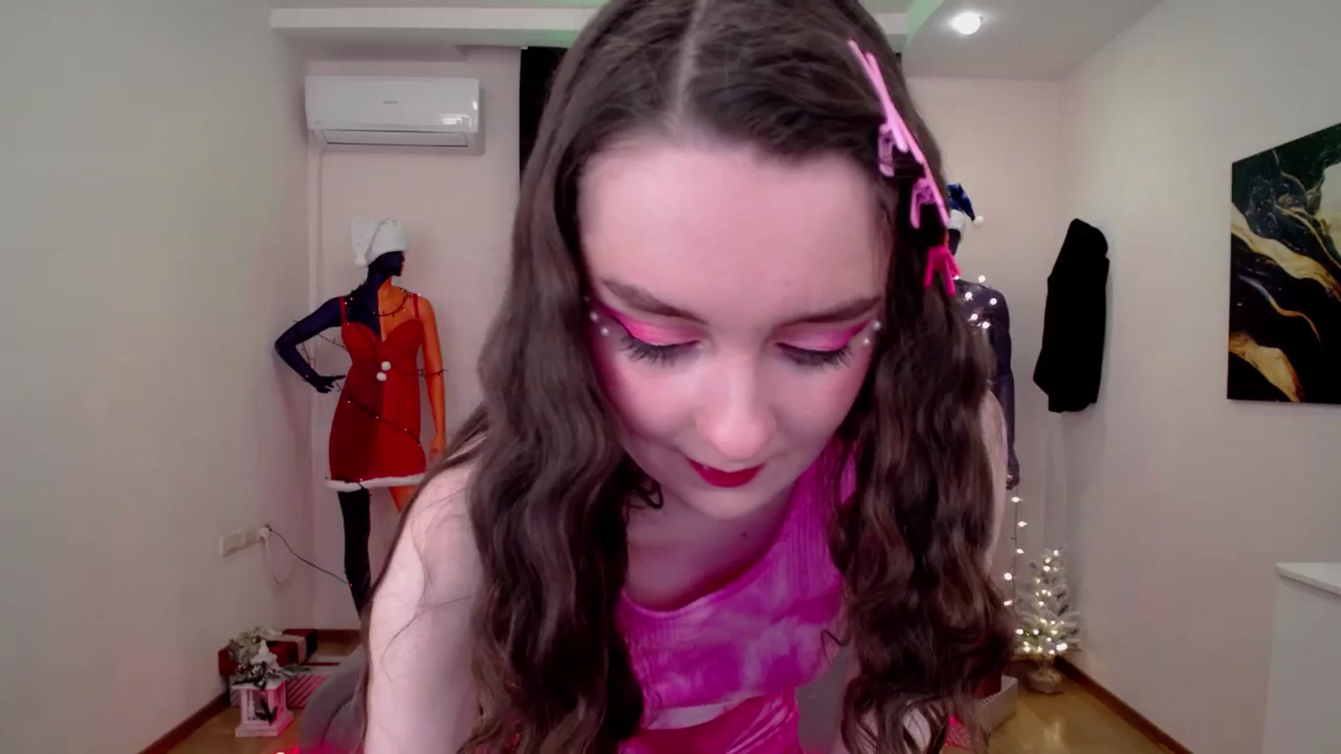 Gallery image thumbnail from Milim_Nava's myfreecams stream on, 12/27/2024, 20:53 image 2 of 20
