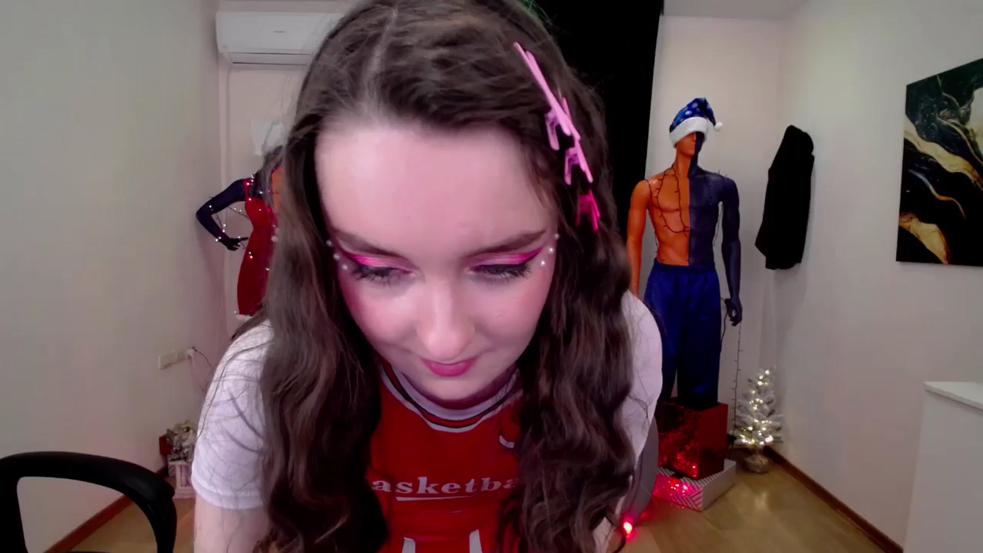 Gallery image thumbnail from Milim_Nava's myfreecams stream on, 12/27/2024, 22:24 image 17 of 20