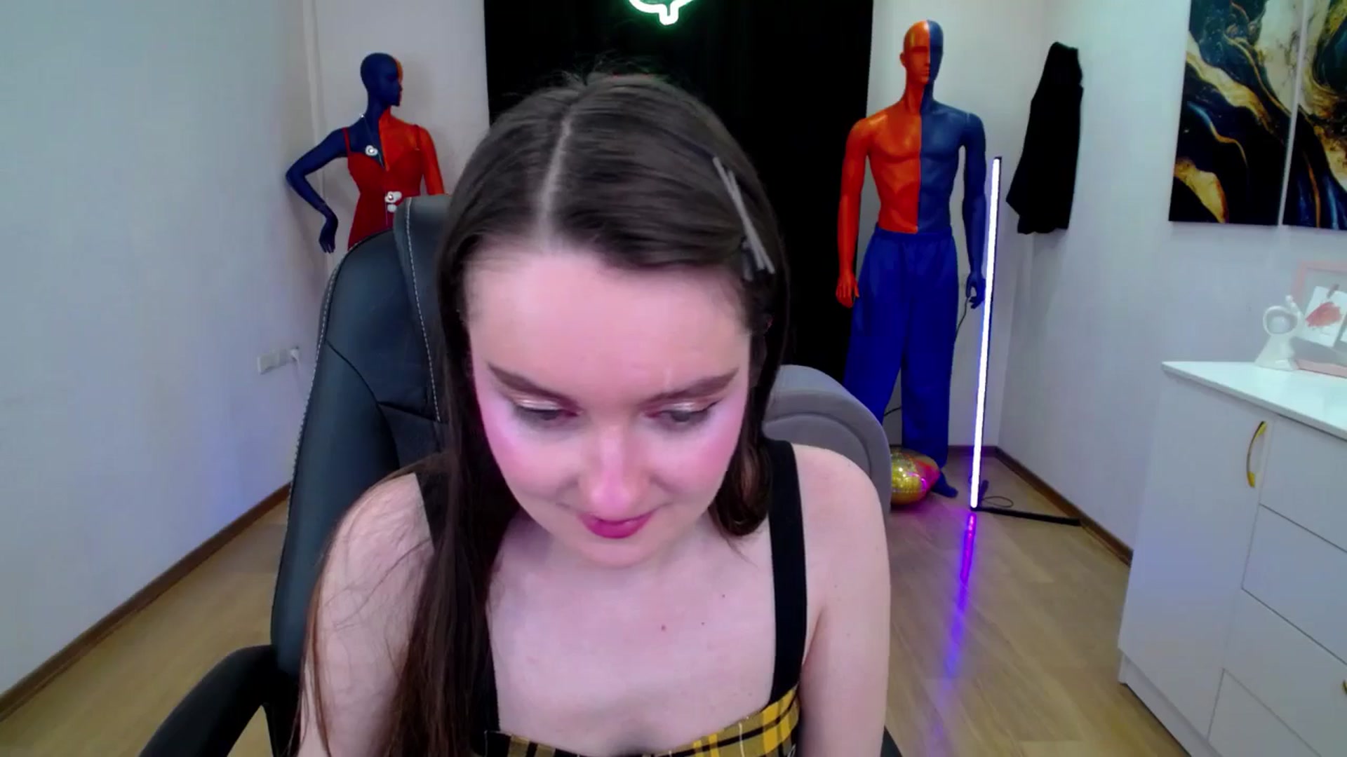Gallery image thumbnail from Milim_Nava's myfreecams stream on, 03/04/2025, 12:59 image 15 of 20