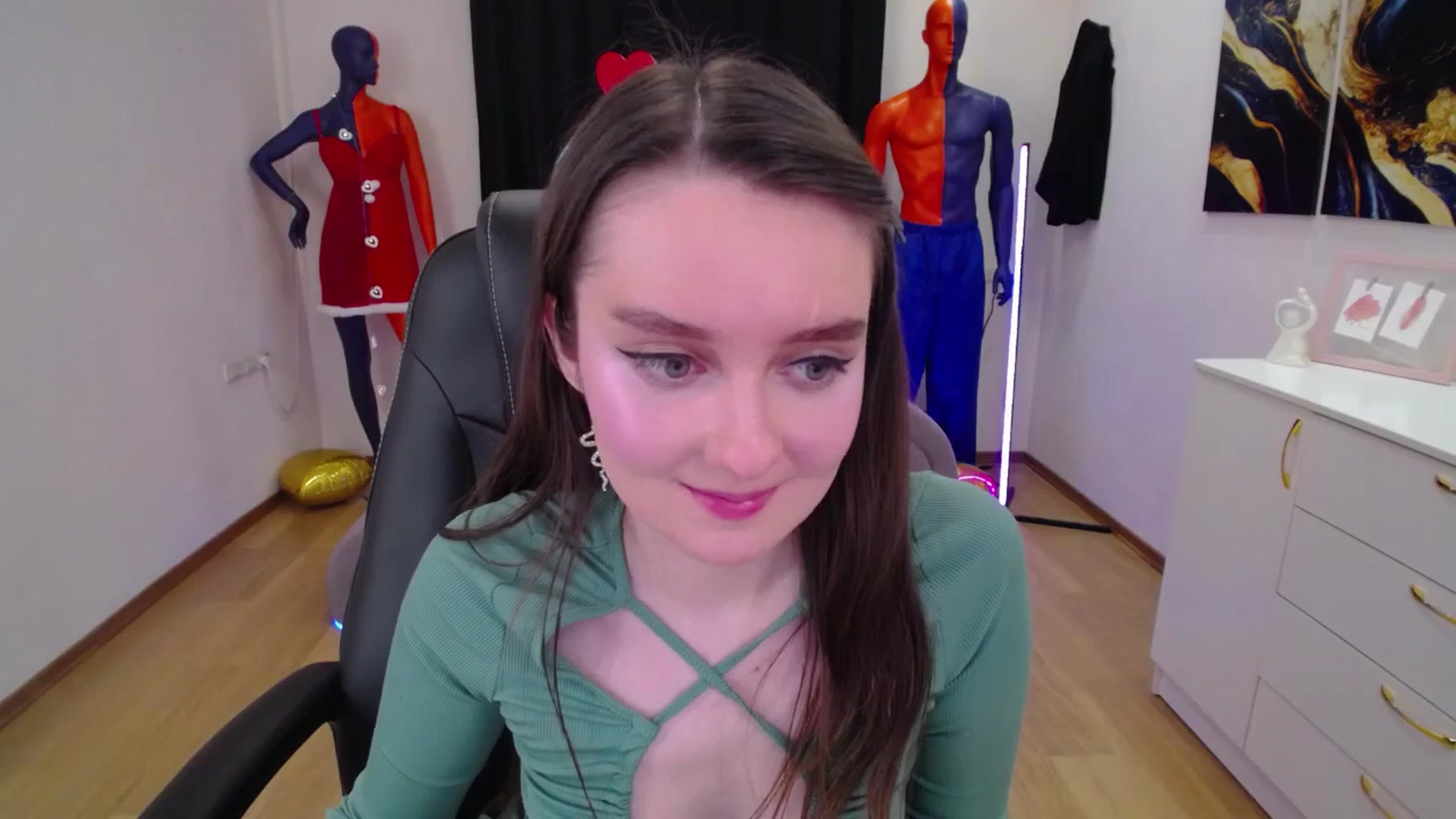 Gallery image thumbnail from Milim_Nava's myfreecams stream on, 03/10/2025, 09:50 image 19 of 20