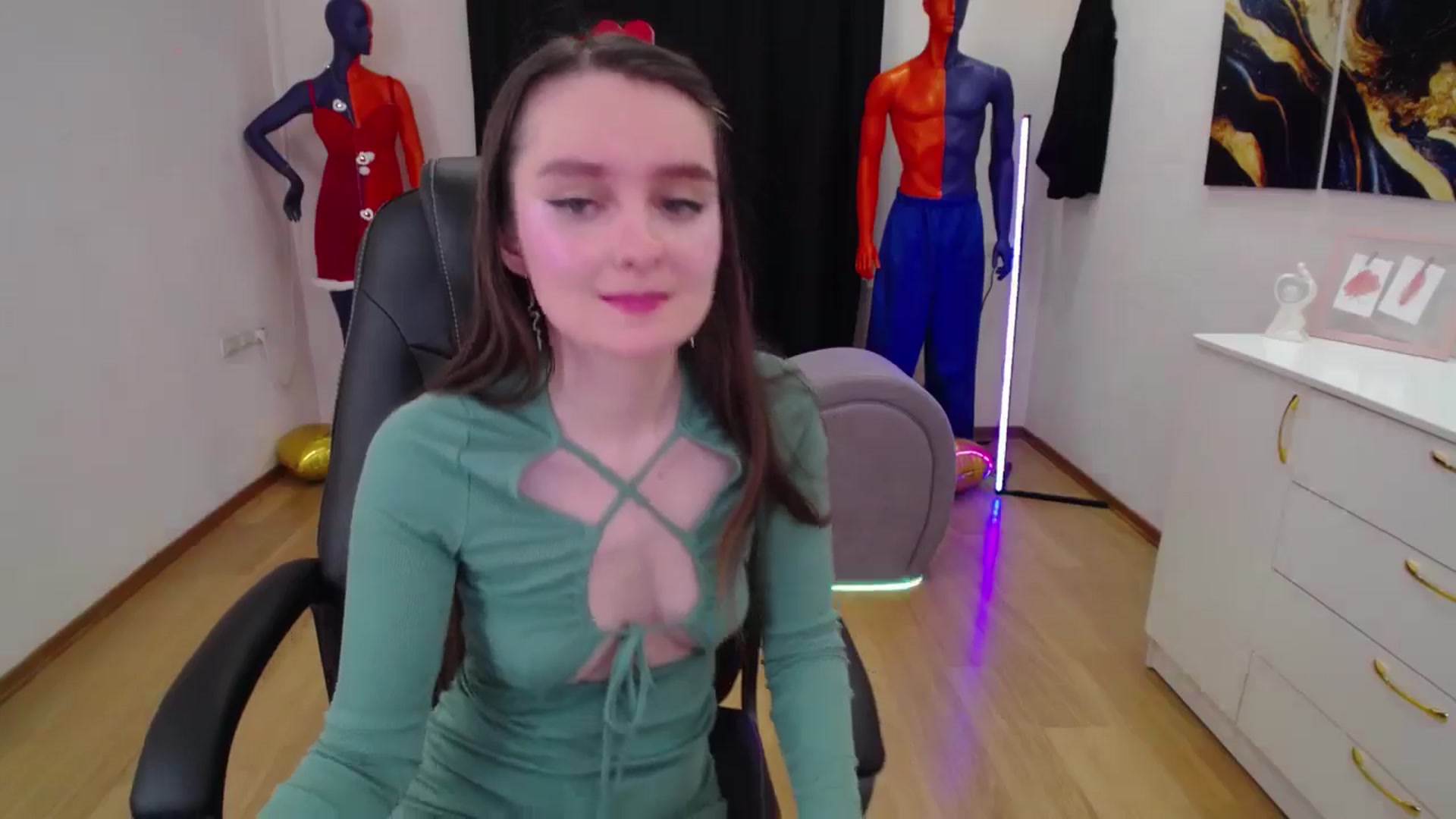 Gallery image thumbnail from Milim_Nava's myfreecams stream on, 03/10/2025, 09:50 image 10 of 20