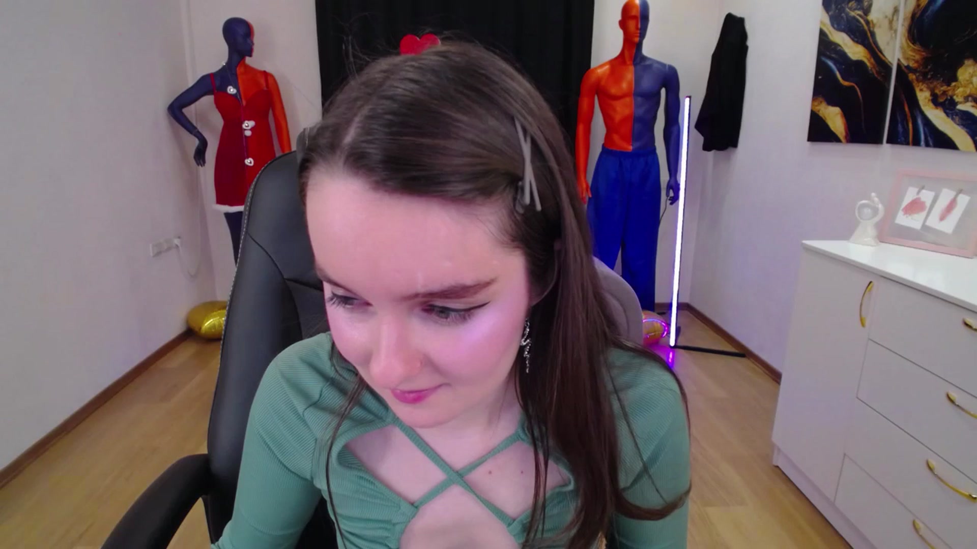 Gallery image thumbnail from Milim_Nava's myfreecams stream on, 03/10/2025, 09:50 image 18 of 20