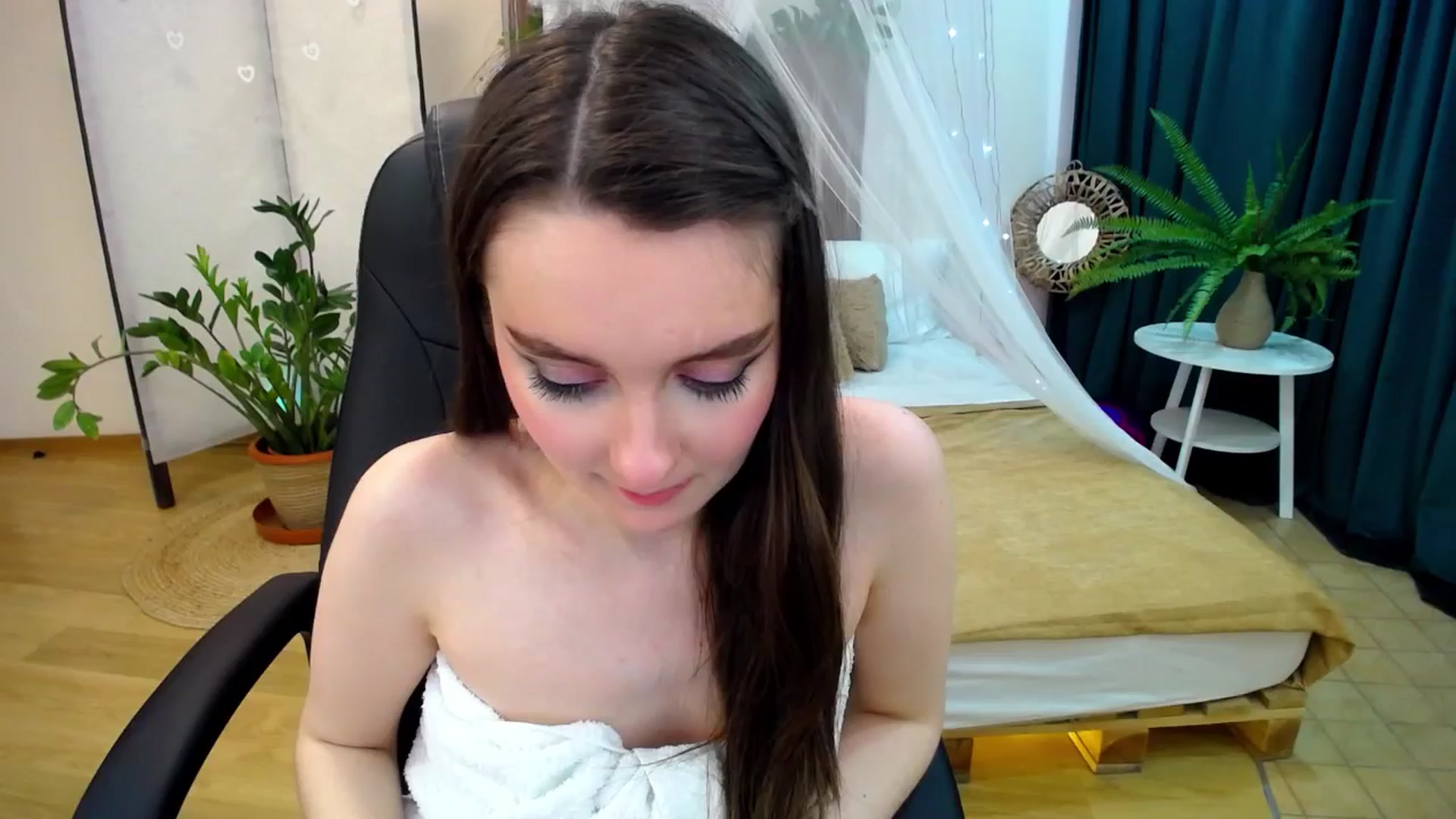 Gallery image thumbnail from Milim_Nava's myfreecams stream on, 03/13/2025, 08:03 image 15 of 20