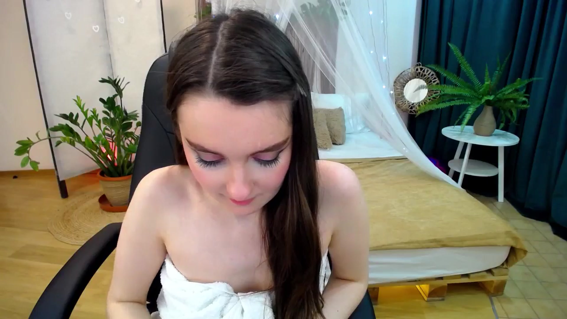 Gallery image thumbnail from Milim_Nava's myfreecams stream on, 03/13/2025, 08:03 image 16 of 20