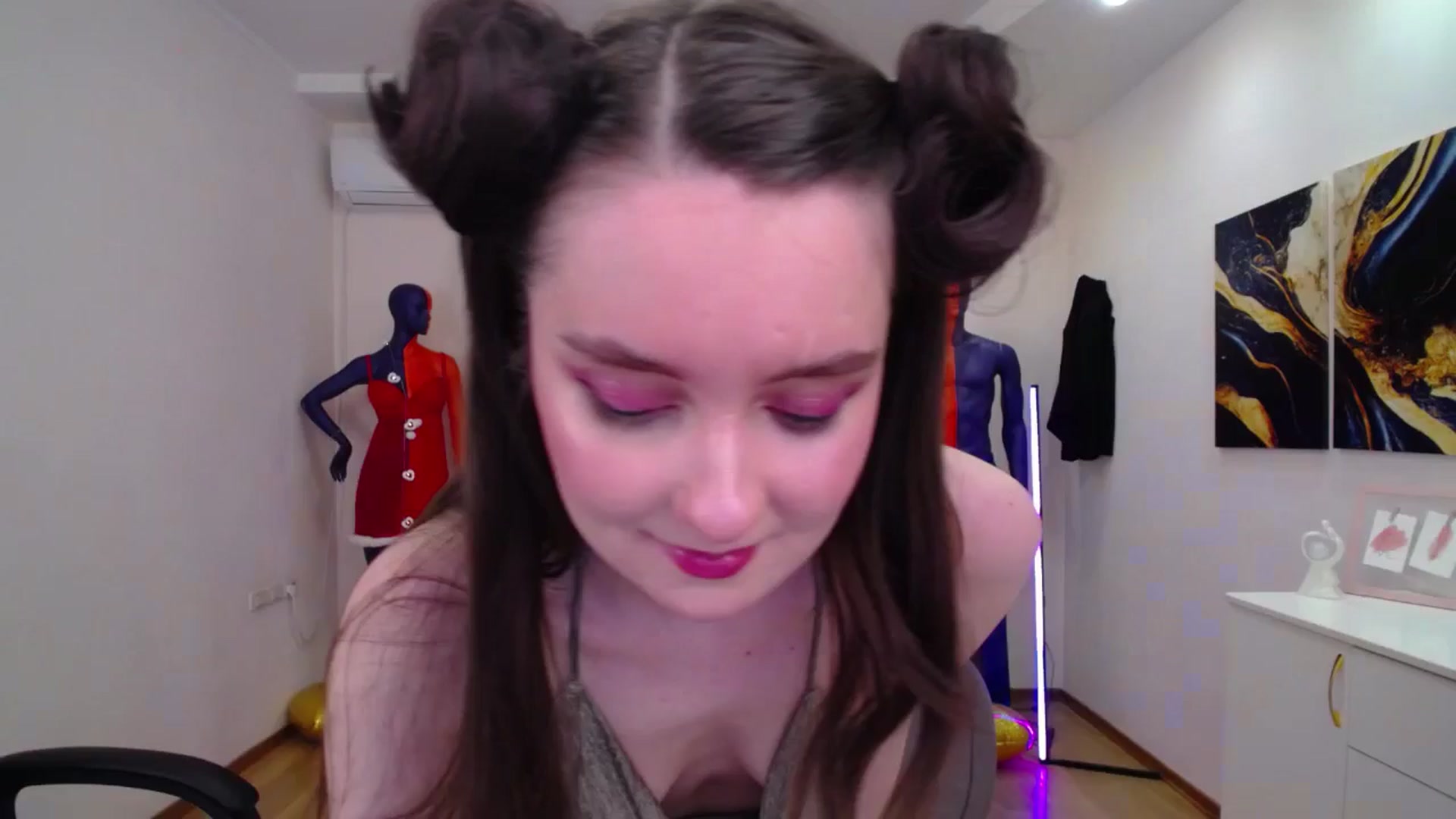 Gallery image thumbnail from Milim_Nava's myfreecams stream on, 03/19/2025, 06:20 image 16 of 20