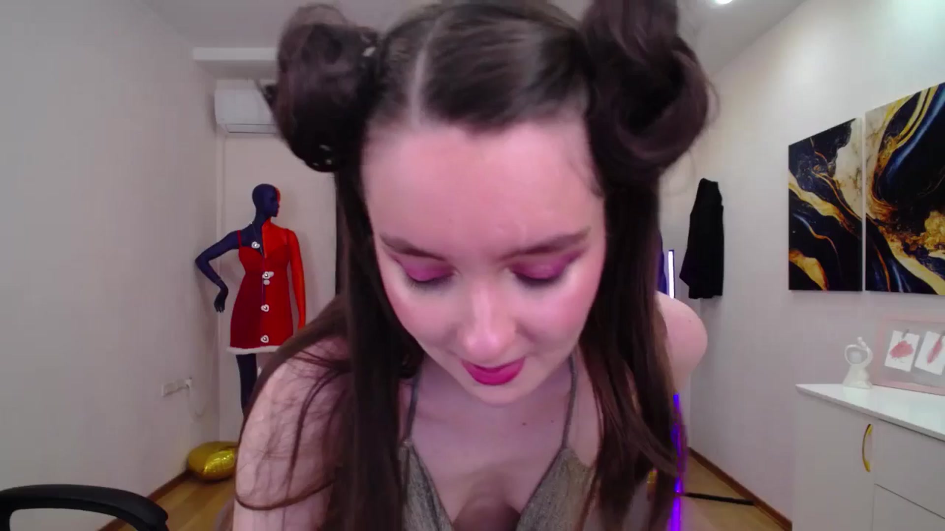 Gallery image thumbnail from Milim_Nava's myfreecams stream on, 03/19/2025, 06:20 image 15 of 20