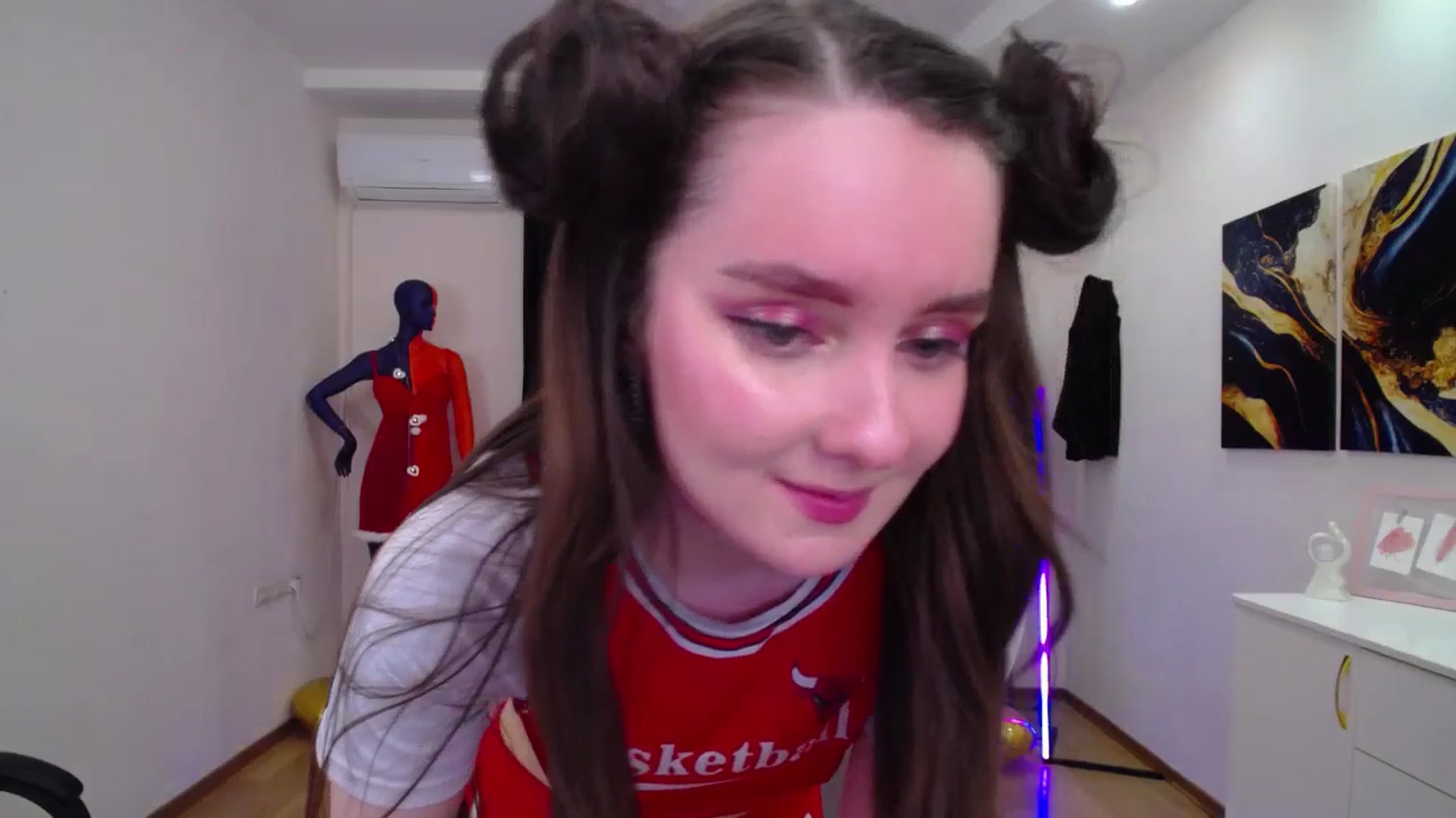 Gallery image thumbnail from Milim_Nava's myfreecams stream on, 03/19/2025, 07:22 image 17 of 20