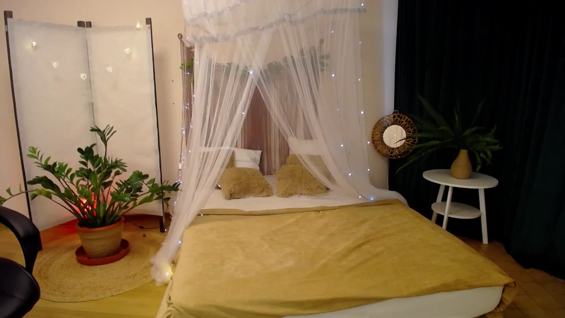 Gallery image thumbnail from Milim_Nava's myfreecams stream on, 04/02/2025, 07:19 image 12 of 20