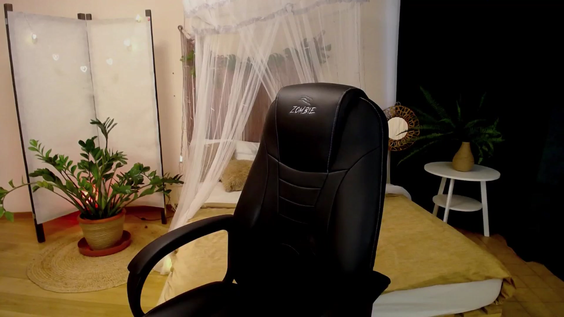 Gallery image thumbnail from Milim_Nava's myfreecams stream on, 04/02/2025, 11:58 image 15 of 20